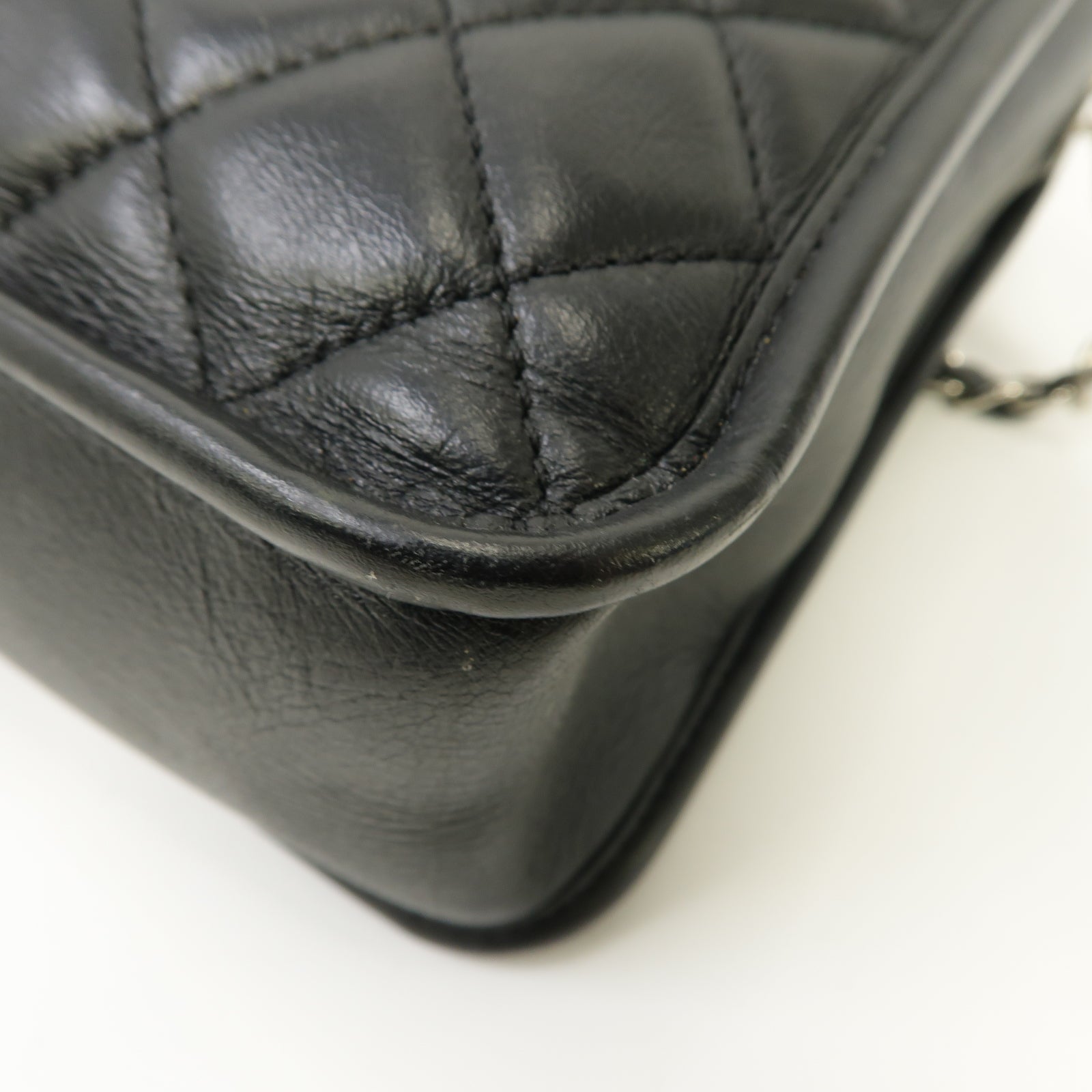CHANEL 菱格牛皮皮革Working Vibe Camera Case銀扣鏈帶肩背袋黑色