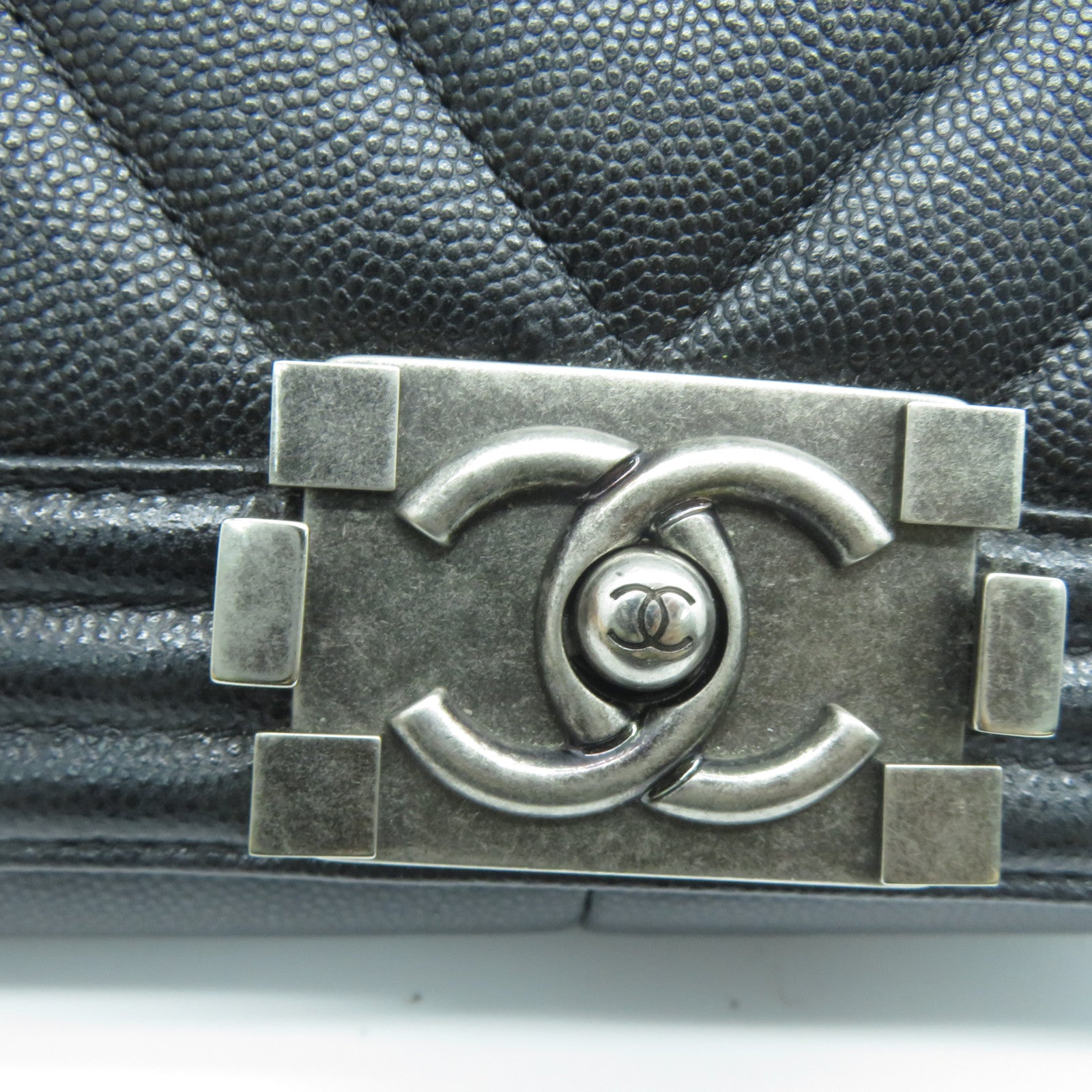 CHANEL Caviar皮革Boy 25cm銀扣鏈帶肩背袋黑色
