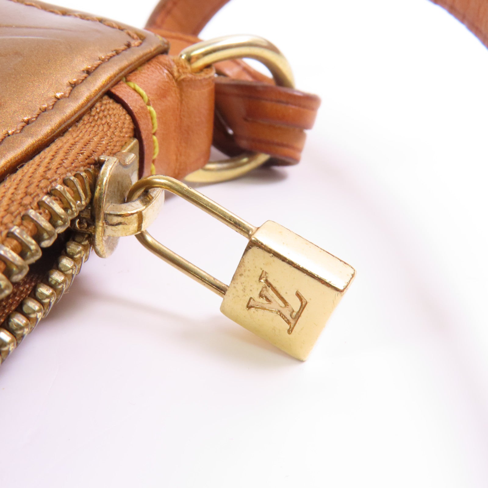 LOUIS VUITTON Vernis Monogram Venis Lexington Accessory Pouch金扣手挽袋