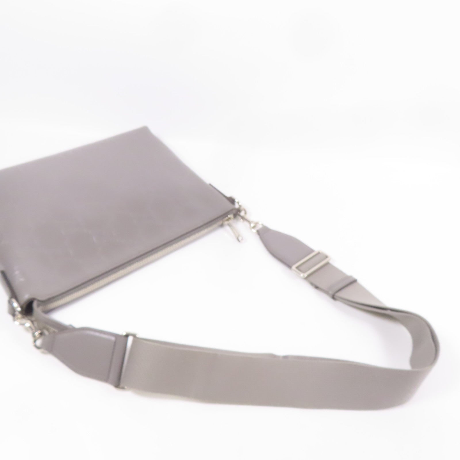 GUCCI 皮革Shoulder Bag銀扣肩背袋