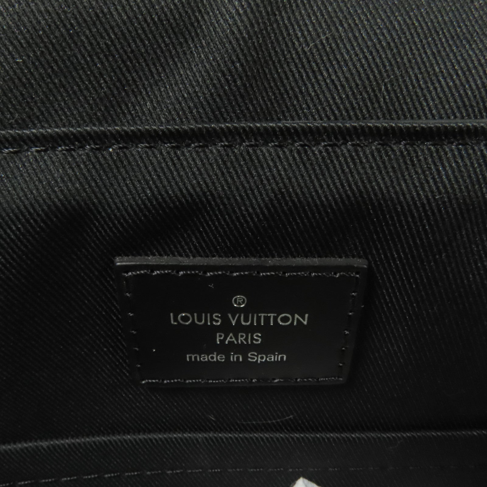 LOUIS VUITTON Monogram Eclipse District PM肩背袋
