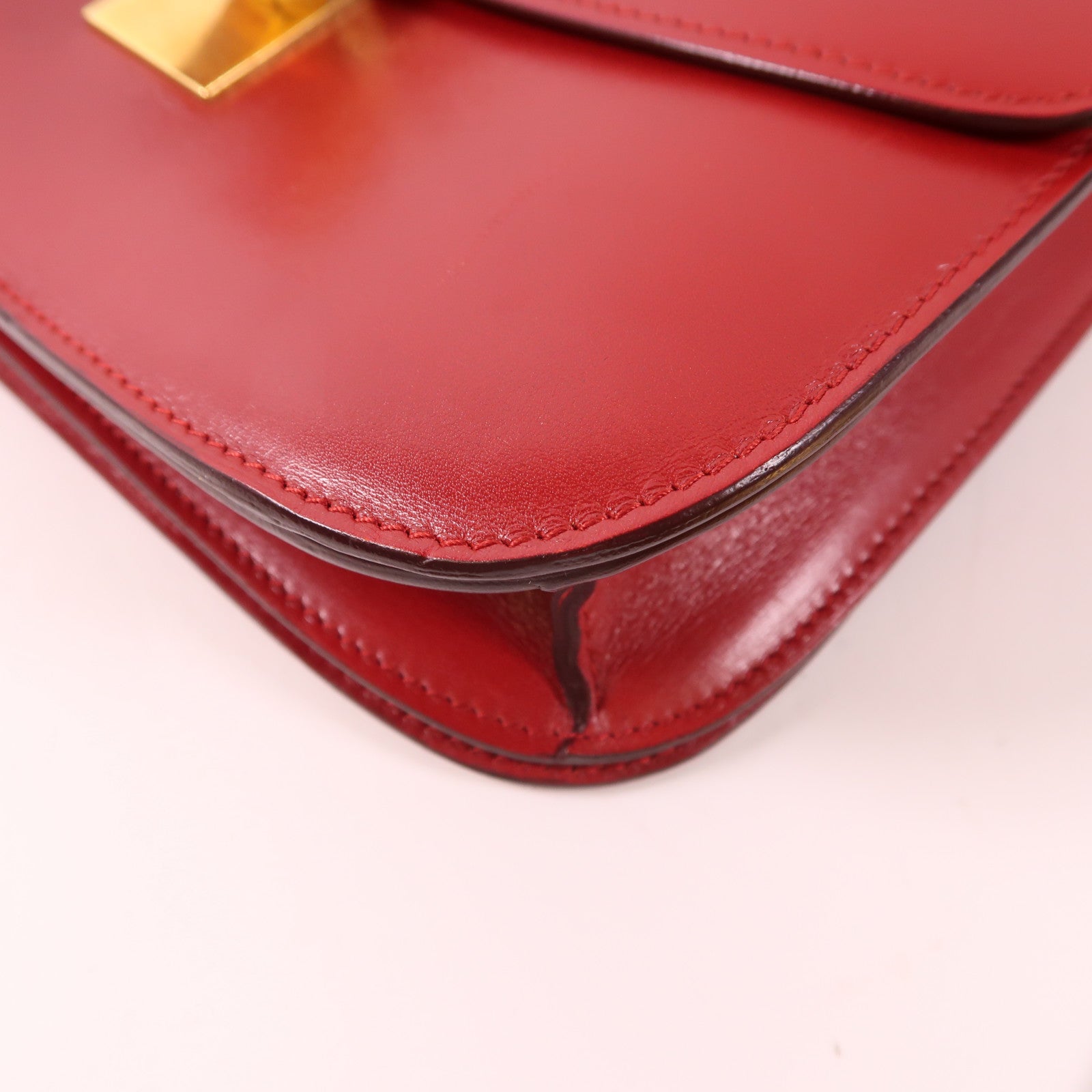 CELINE 牛皮皮革Box Medium金扣肩背袋