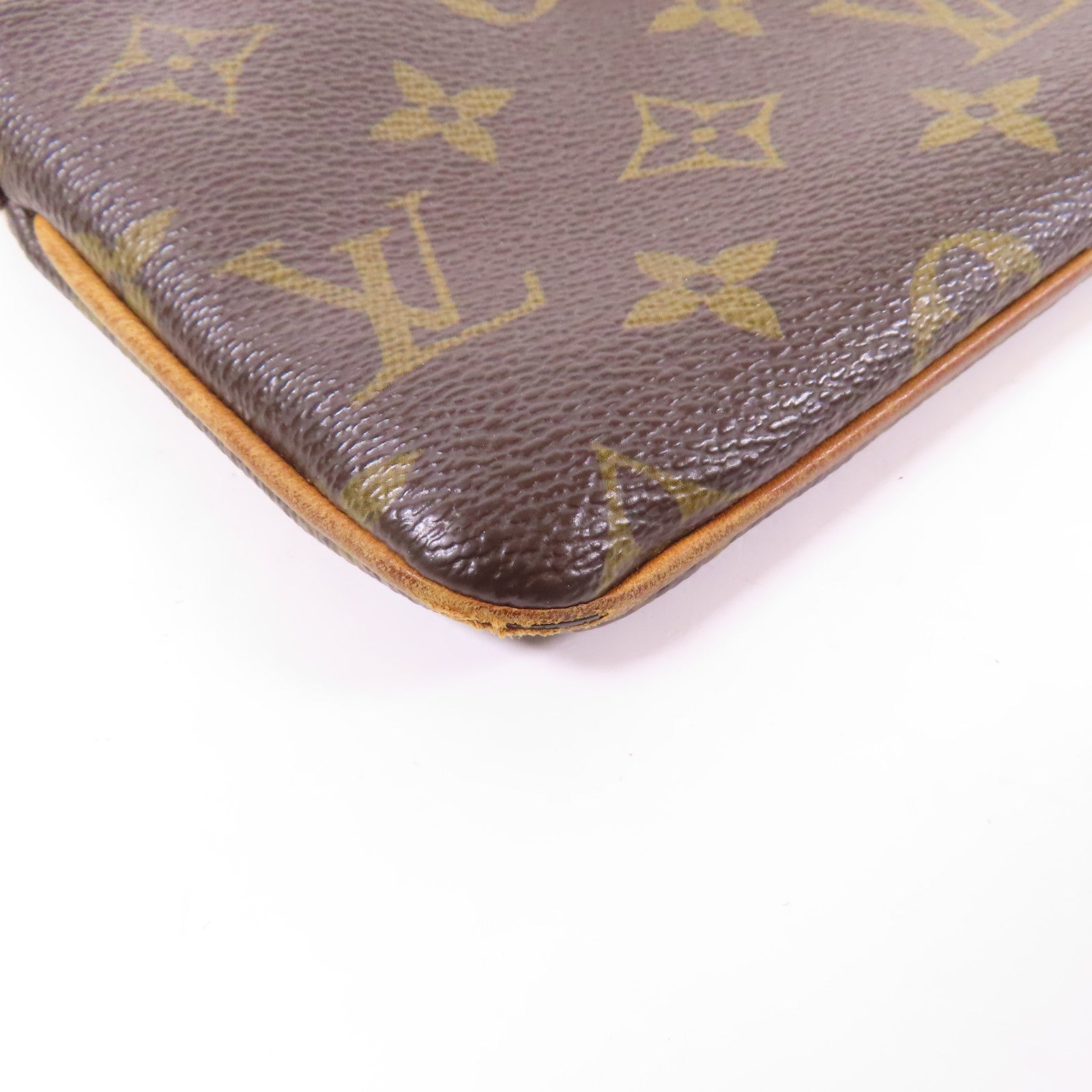 LOUIS VUITTON Monogram Pochette Milla金扣手挽袋
