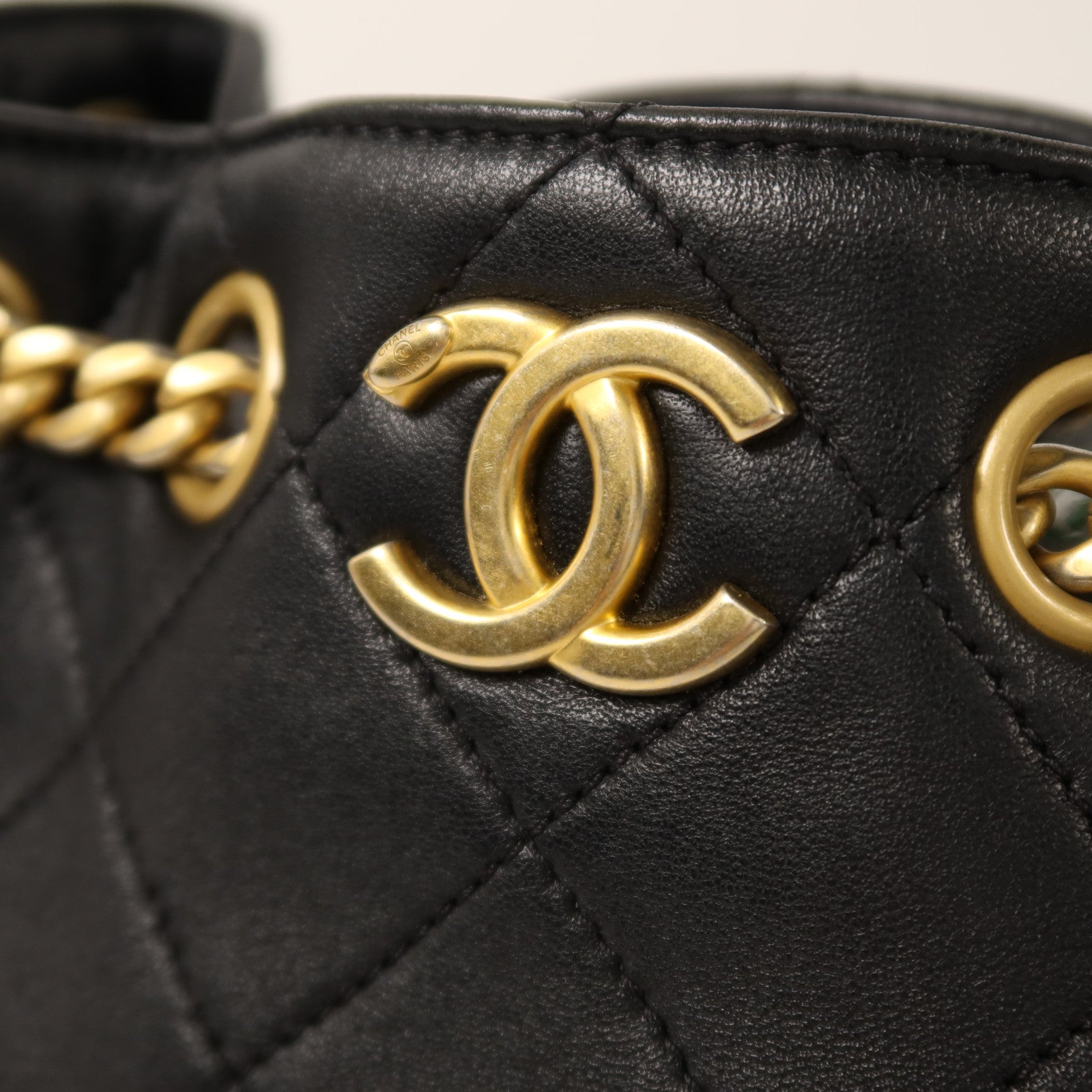 CHANEL 【激減優惠】牛皮皮革Chain Shoulder金扣鏈帶肩背袋