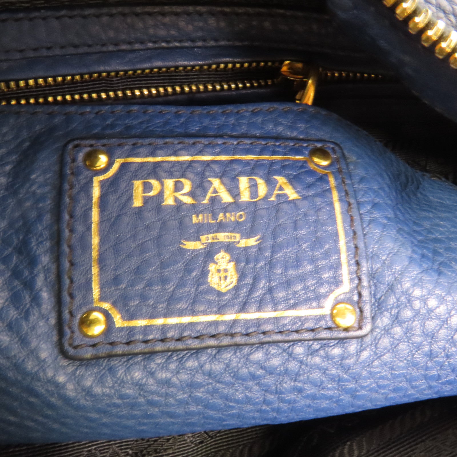 PRADA 牛皮皮革Shoulder Bag金扣肩背袋