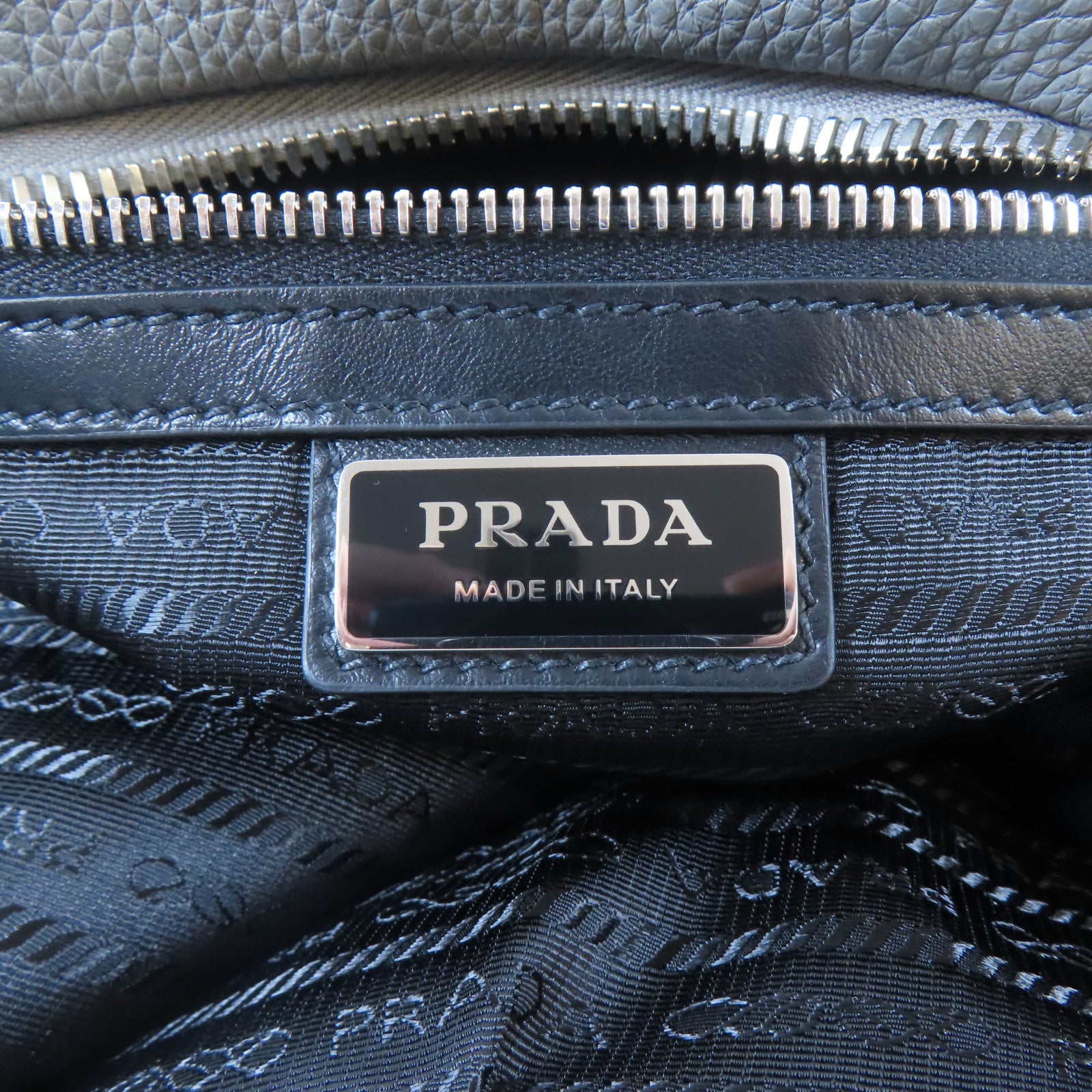 PRADA 牛皮皮革Shoulder Bag銀扣肩背袋灰色