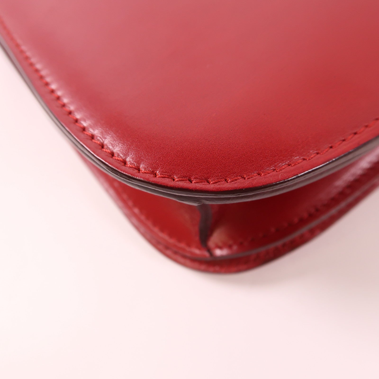 CELINE 牛皮皮革Box Medium金扣肩背袋