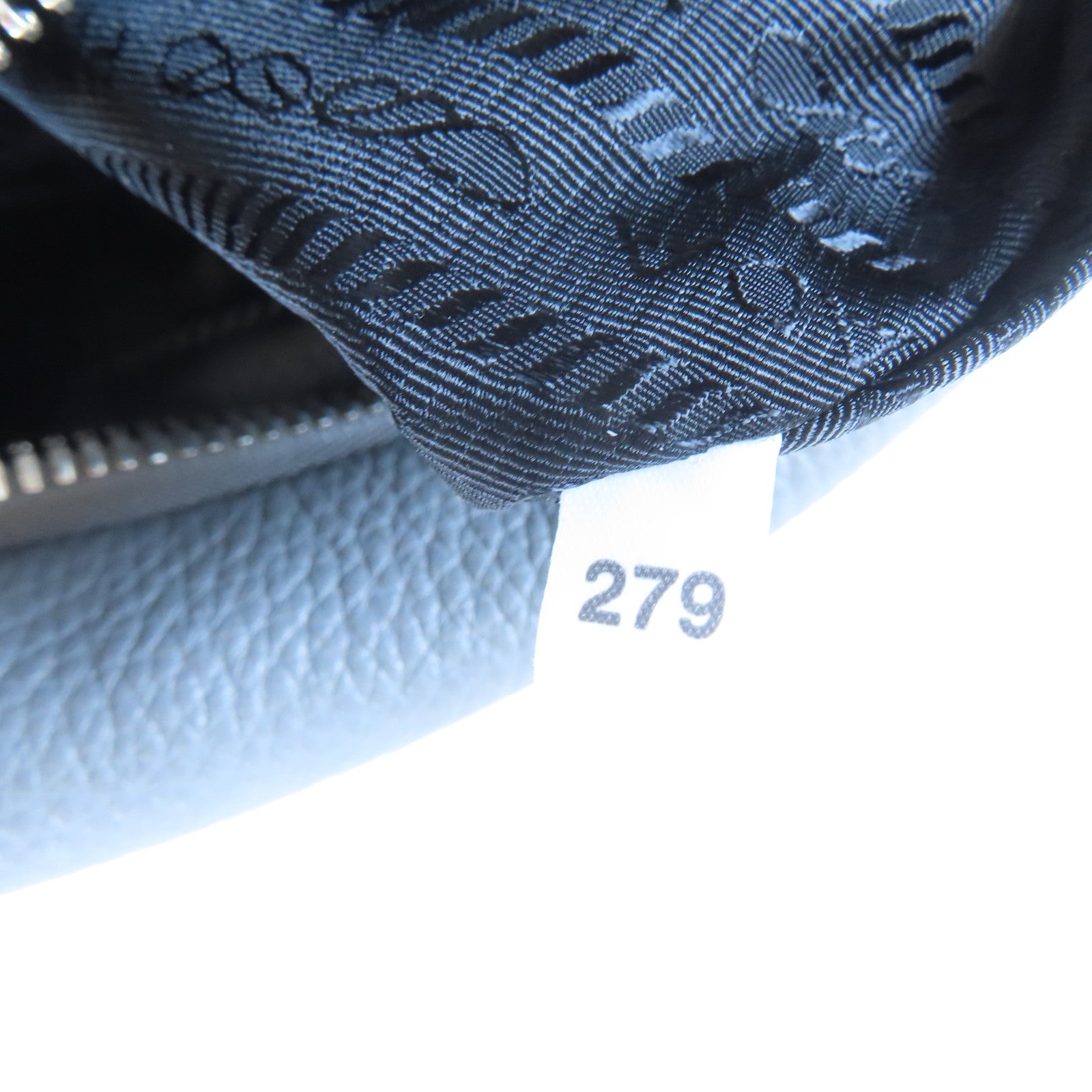 PRADA 牛皮皮革Shoulder Bag銀扣肩背袋灰色
