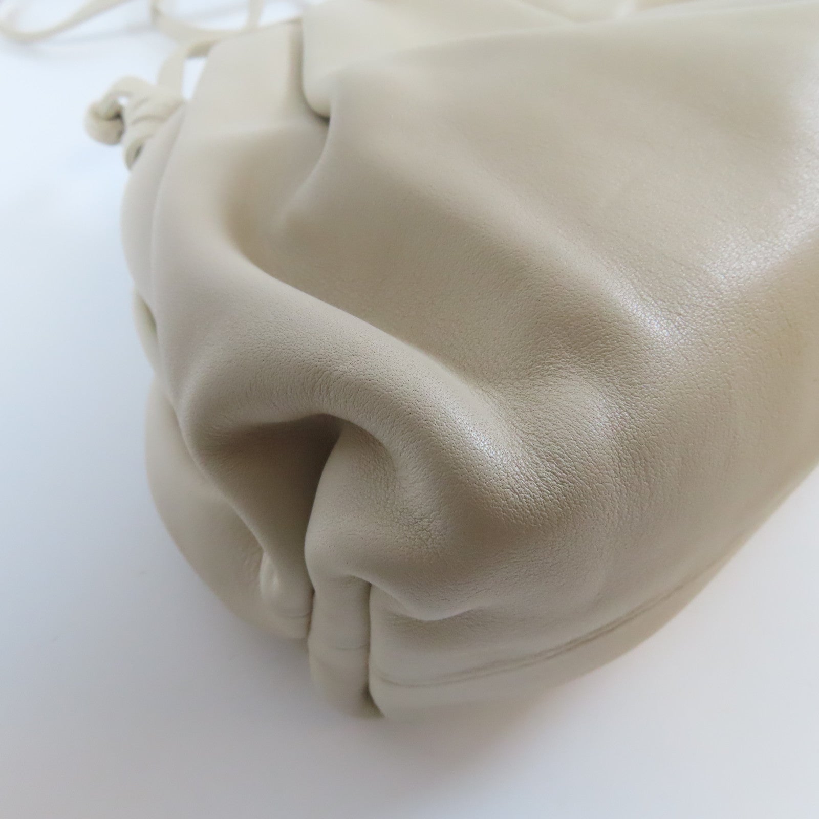 BOTTEGA VENETA **【激減優惠】牛皮皮革Shoulder Bag金扣肩背袋白色