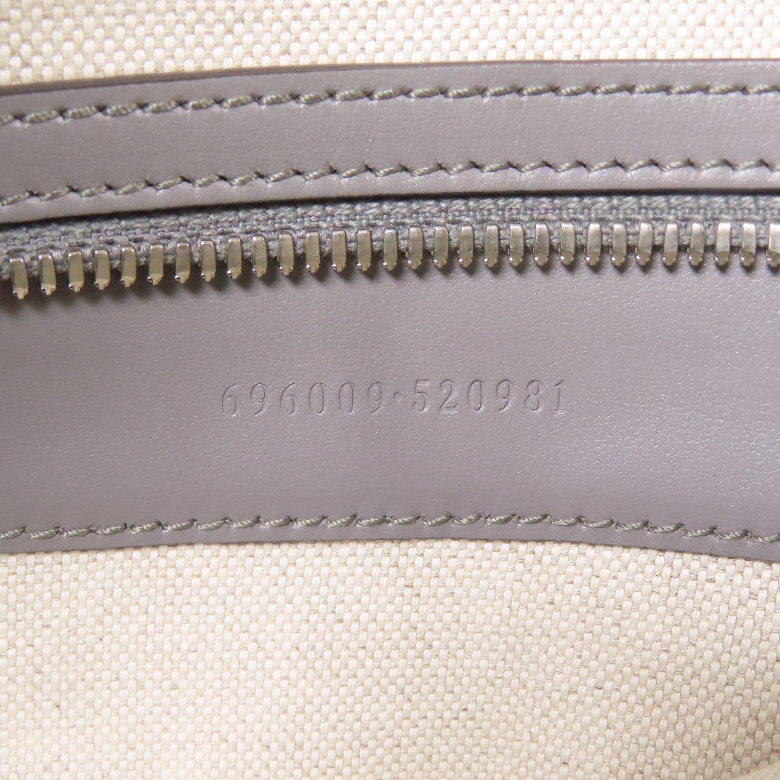 GUCCI 皮革Shoulder Bag銀扣肩背袋