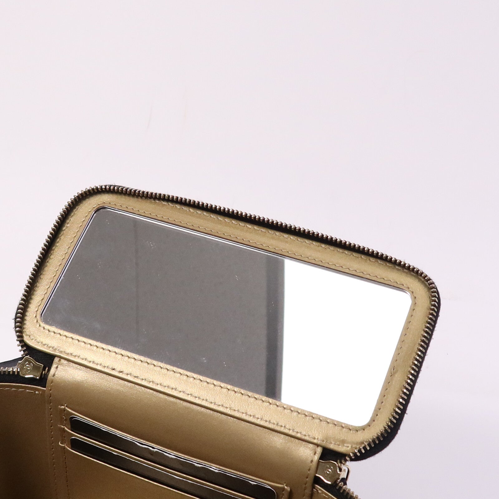 CHANEL 羊皮皮革Vanity Case金扣鏈帶肩背袋