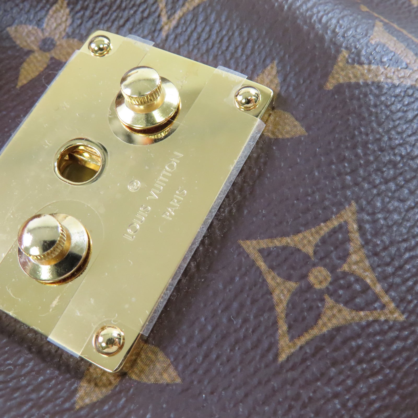 LOUIS VUITTON Monogram Clutch Shoulder Bag金扣鏈帶手挽肩背兩用袋啡色