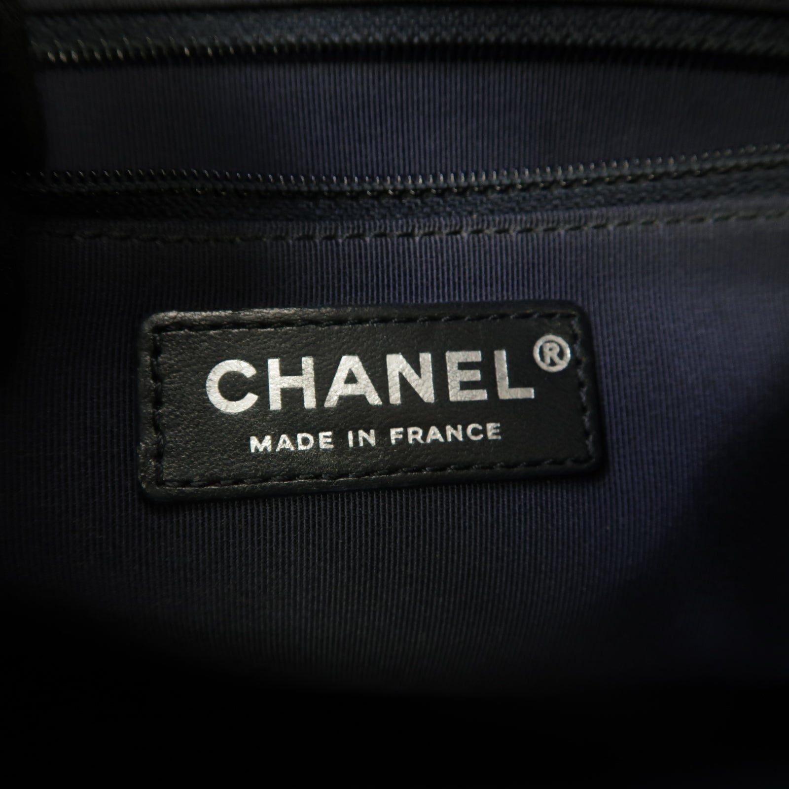 CHANEL 菱格牛皮皮革Working Vibe Camera Case銀扣鏈帶肩背袋黑色