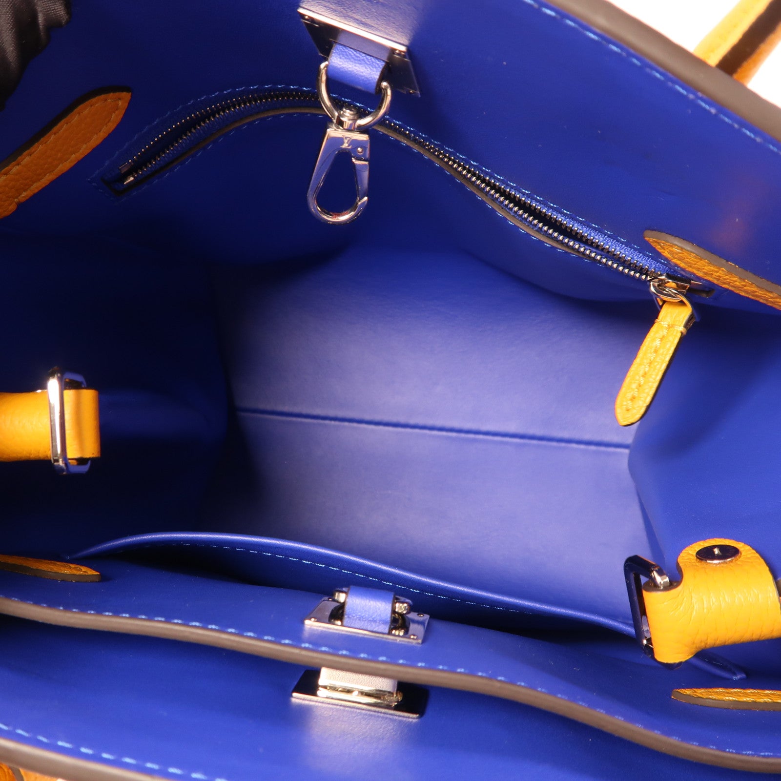 LOUIS VUITTON 牛皮皮革Milla PM銀扣手挽肩背兩用袋