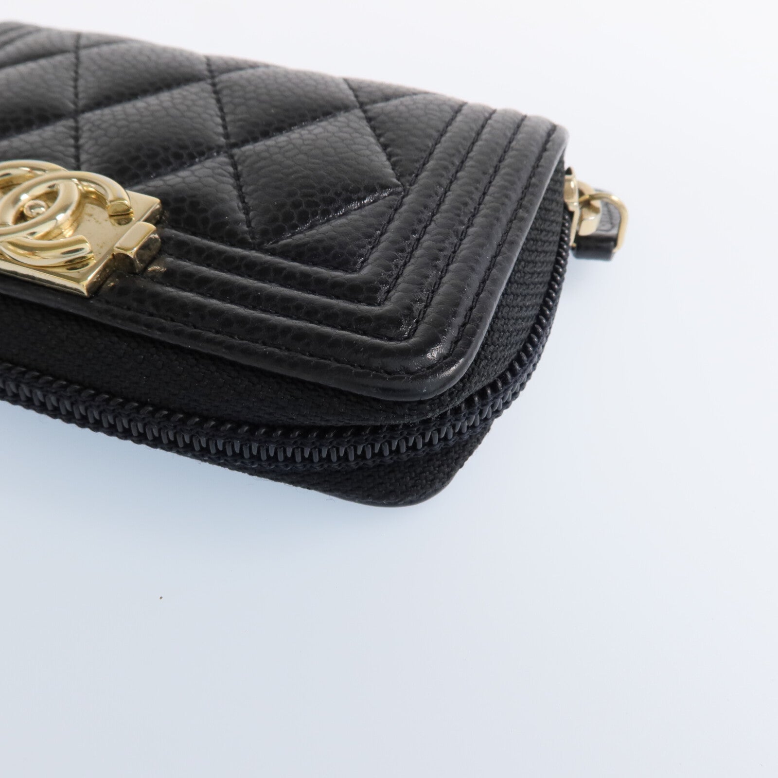 CHANEL 牛皮皮革Boy Card Case金扣卡片套