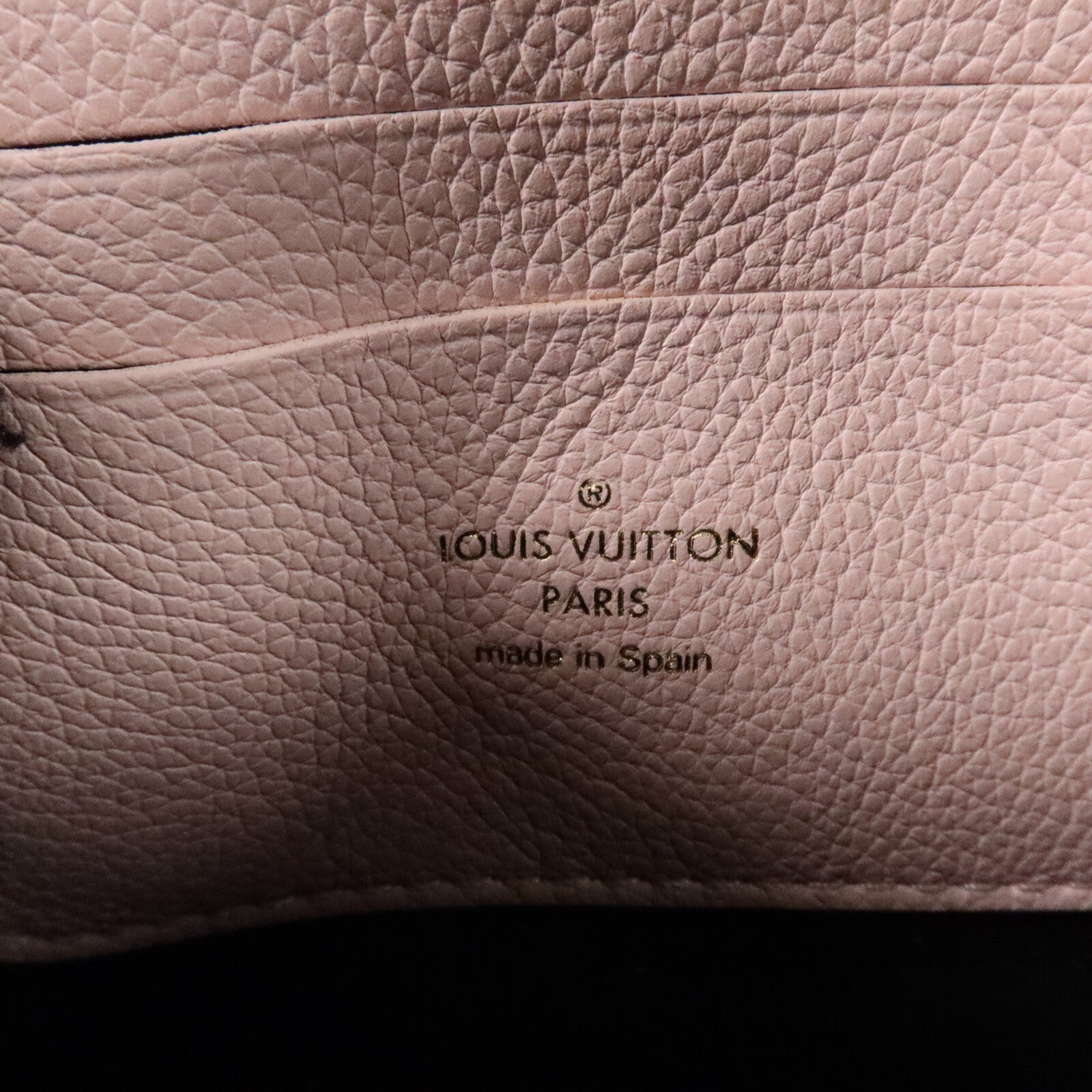 LOUIS VUITTON Grained Calf Lockme Tender Pochette鏈帶肩背袋