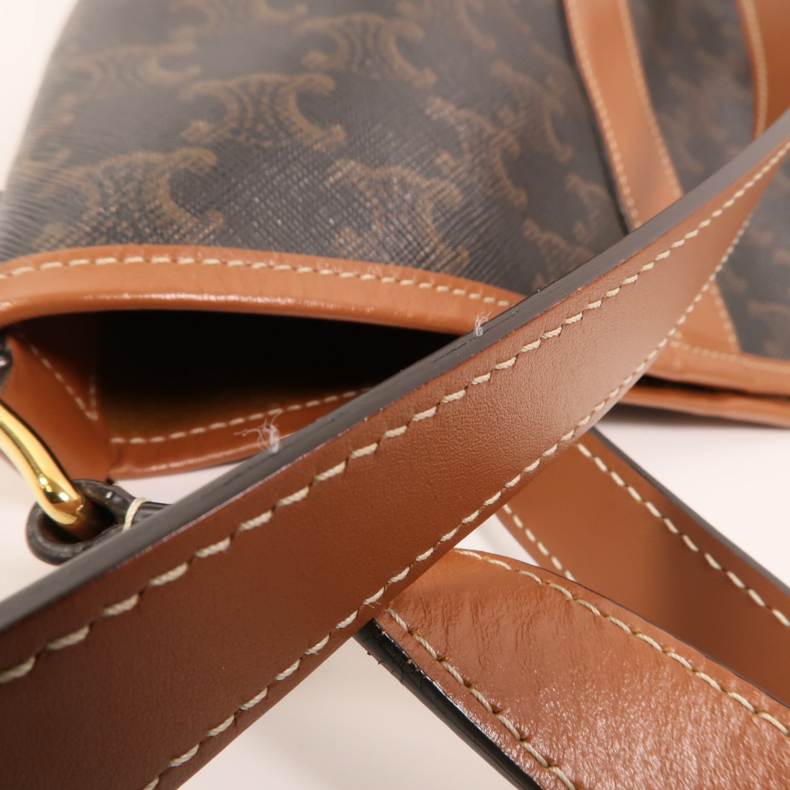 CELINE 塗層帆布Triomphe Small Bucket Bag金扣肩背袋