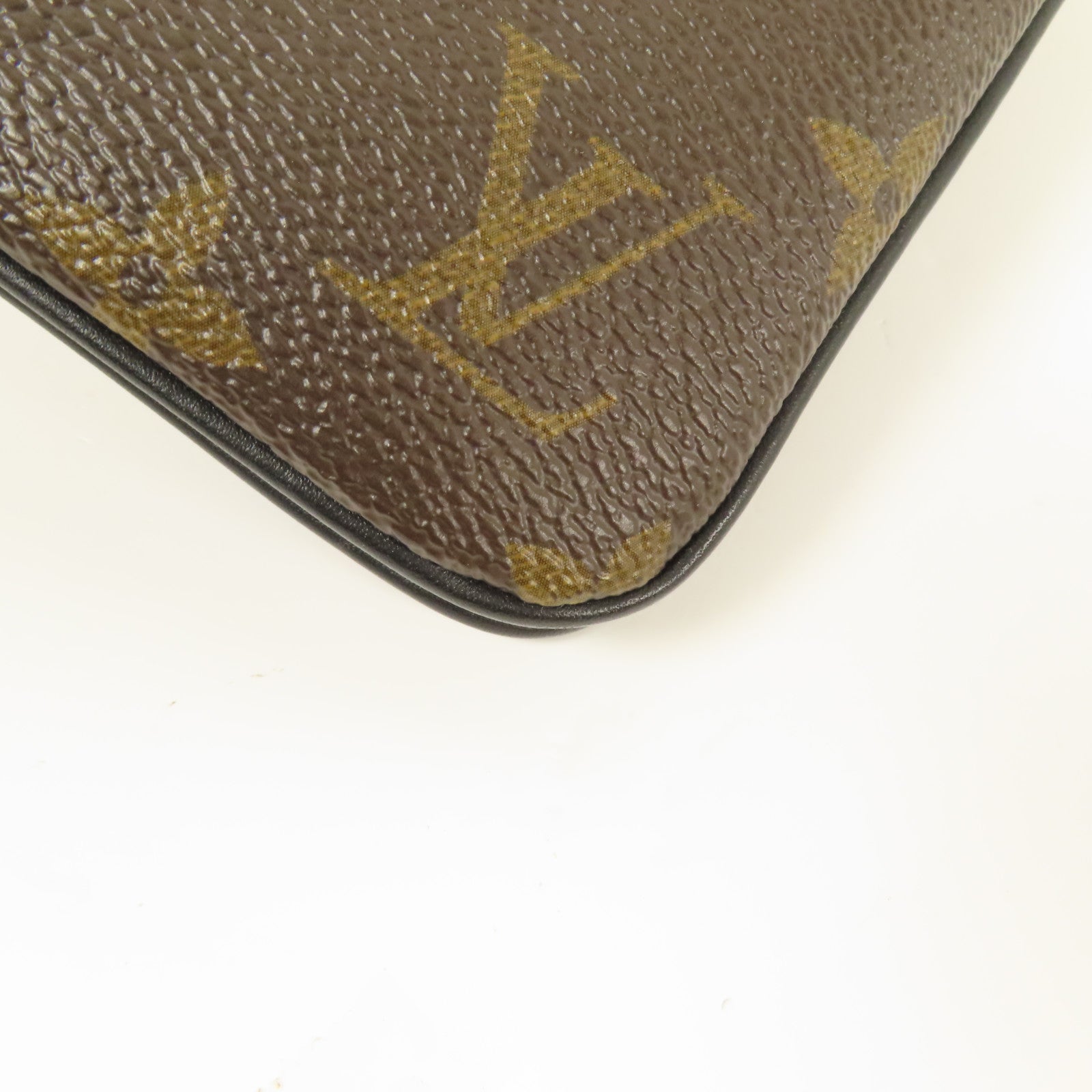 LOUIS VUITTON Monogram Giant Reverse Double Zip Pochette金扣肩背袋