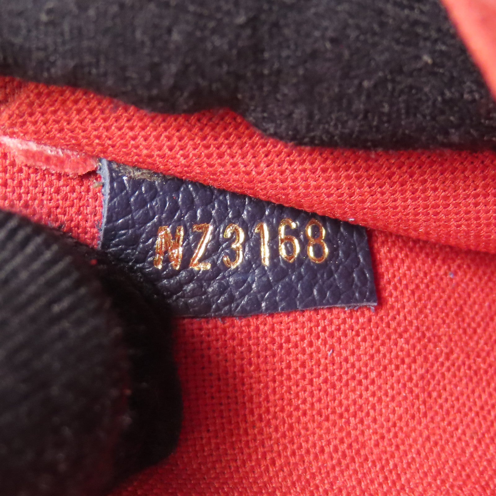 LOUIS VUITTON Monogram Empreinte Pochette Felicie金扣肩背袋