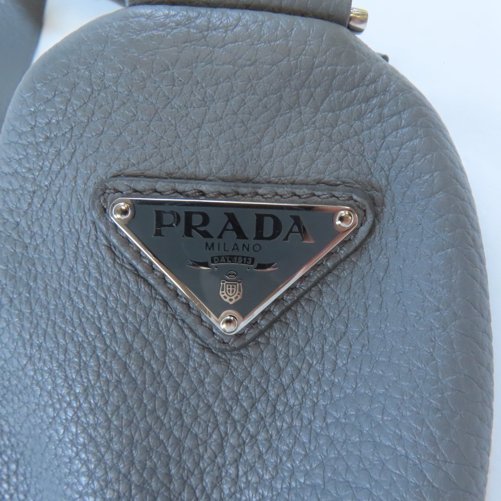 PRADA 牛皮皮革Shoulder Bag銀扣肩背袋灰色