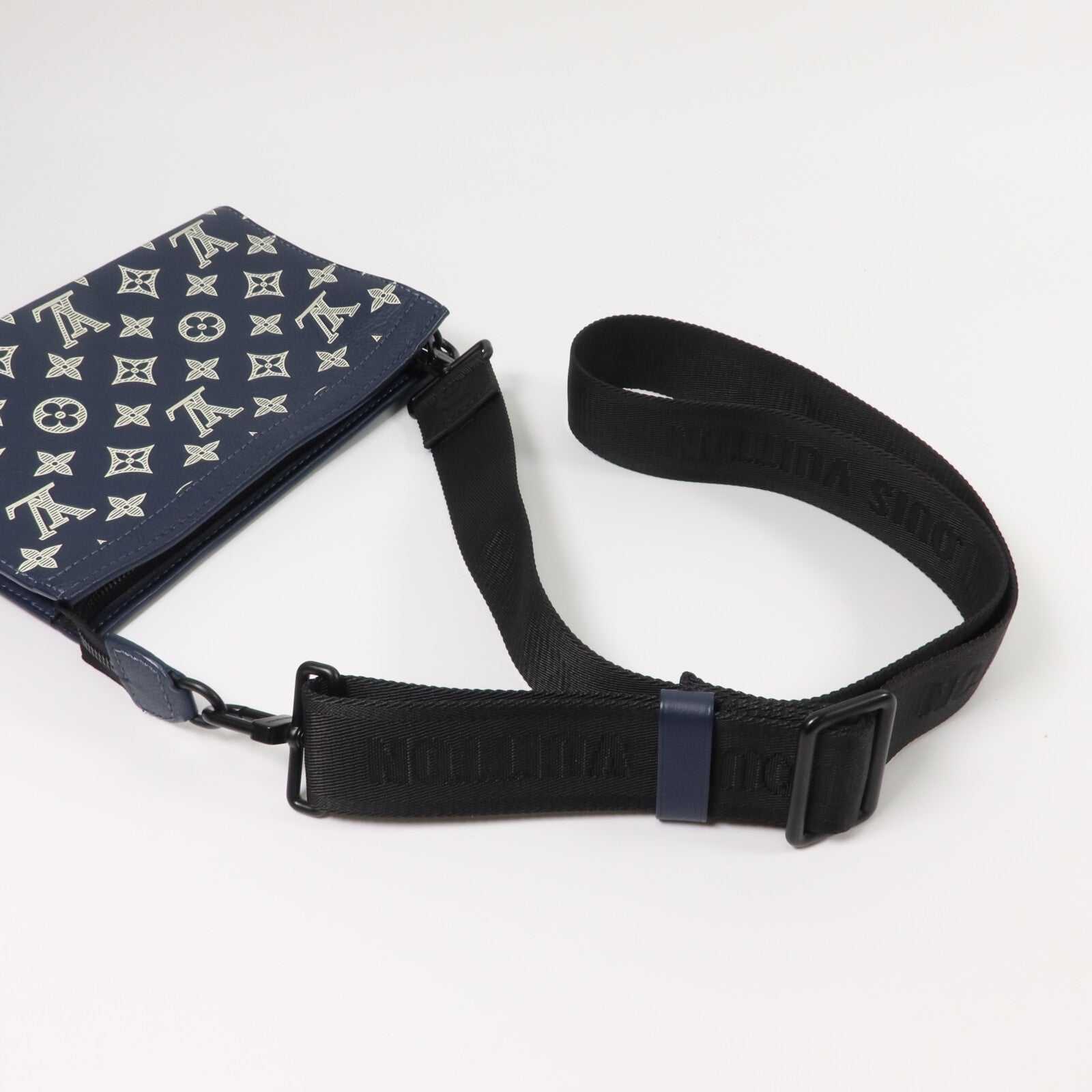 LOUIS VUITTON Monogram Shadow Gaston Wearable Wallet肩背袋