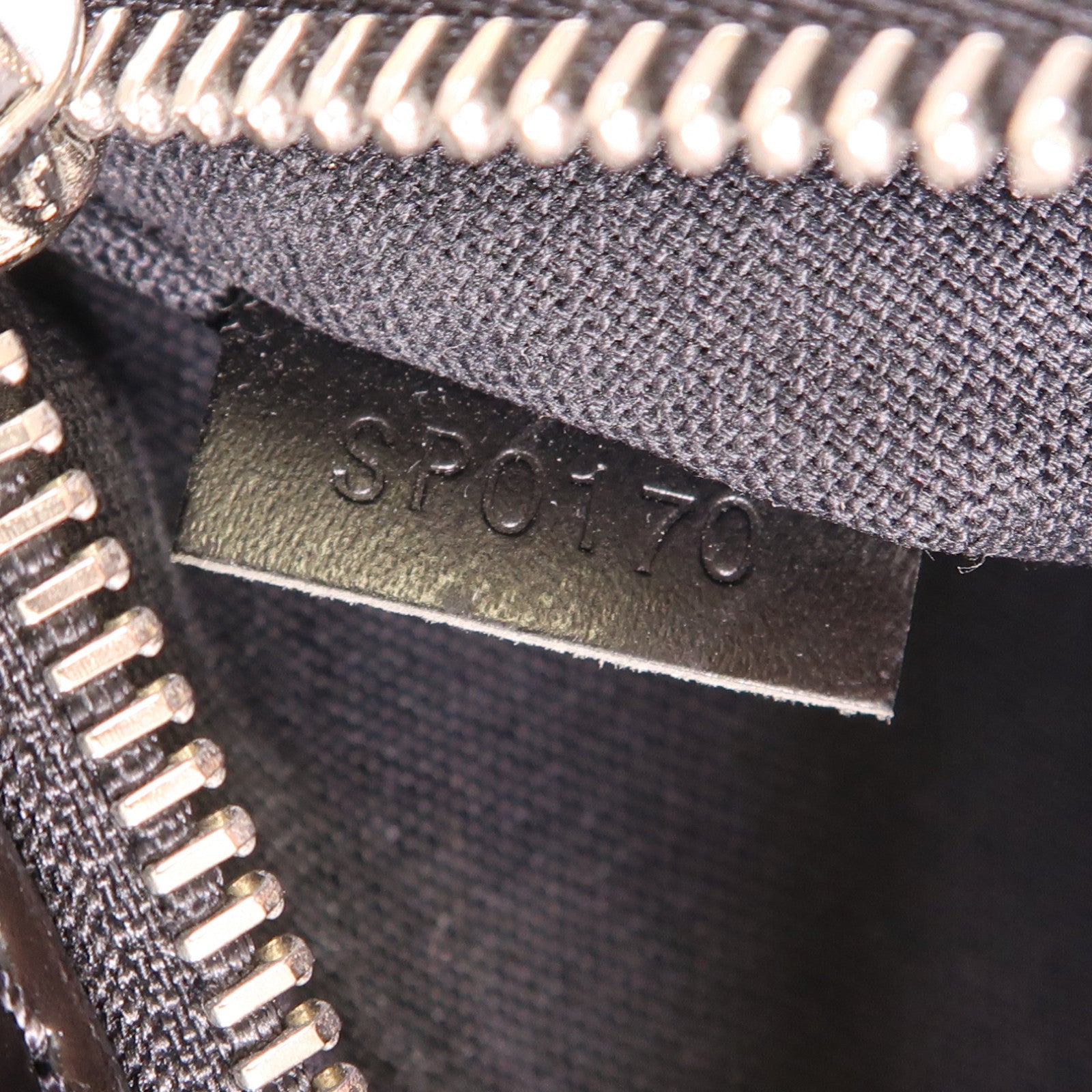 LOUIS VUITTON Damier Graphite Daniel MM銀扣肩背袋