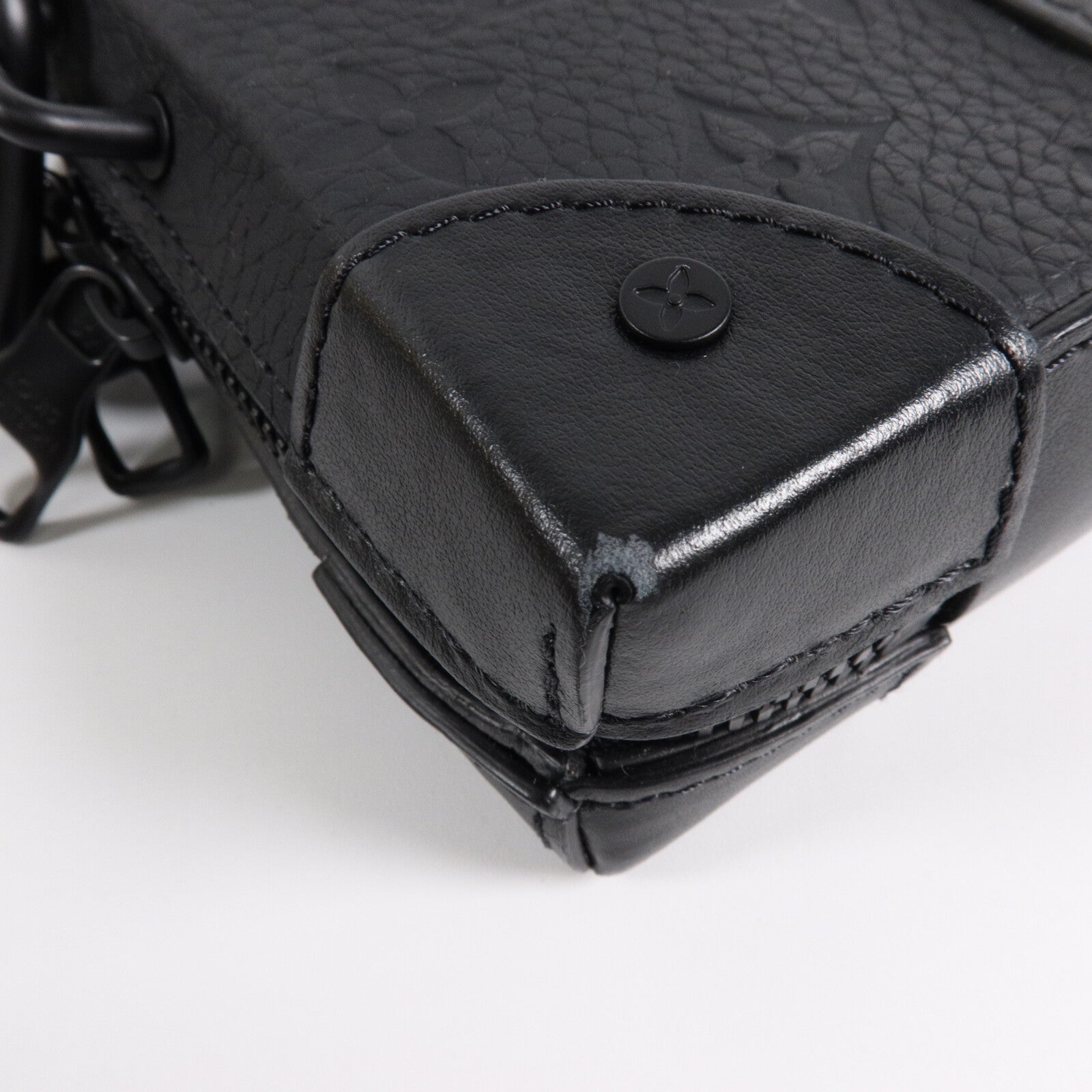 LOUIS VUITTON Monogram Taurillon Soft Trunk肩背袋