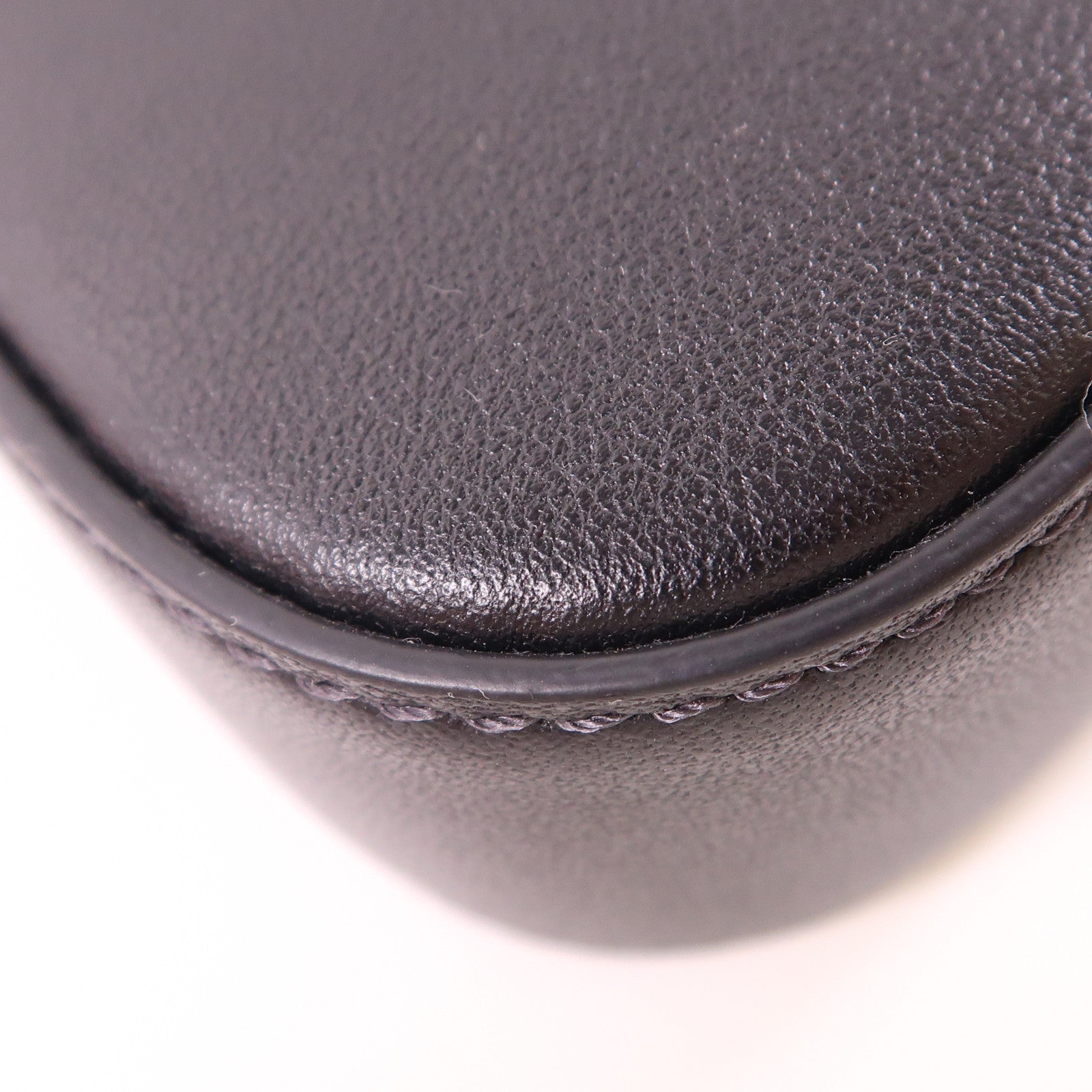 Valentino 牛皮皮革V Logo Cross Bag金扣肩背袋