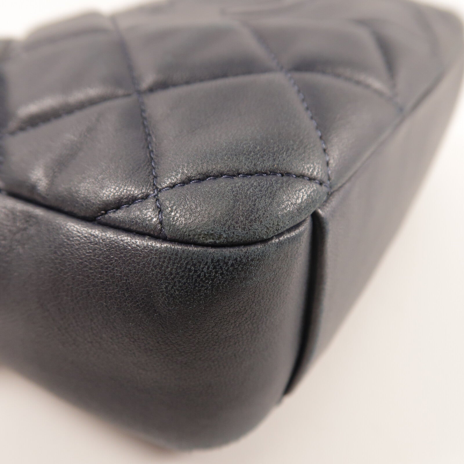 CHANEL 羊皮皮革Camera Bag金扣鏈帶肩背袋