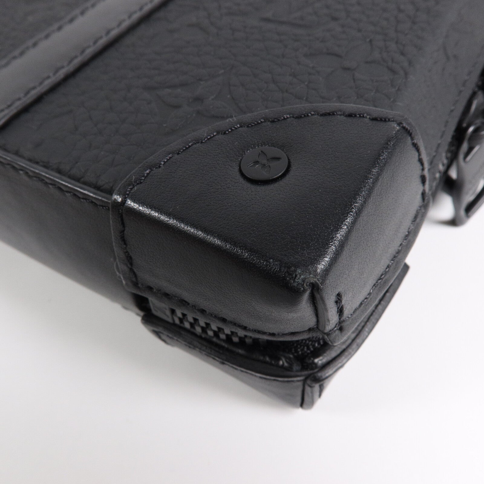 LOUIS VUITTON Monogram Taurillon Soft Trunk肩背袋