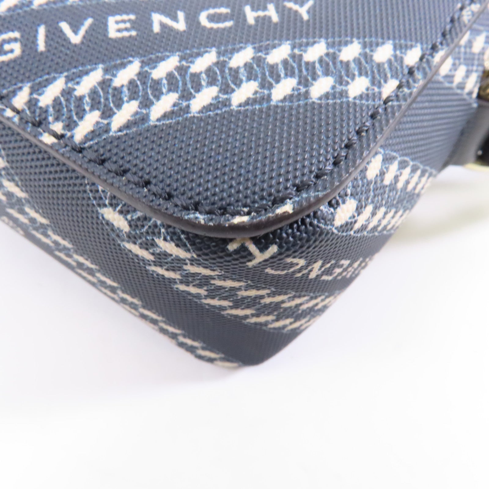 GIVENCHY 牛皮皮革/塗層帆布Shoulder Bag金扣肩背袋白色