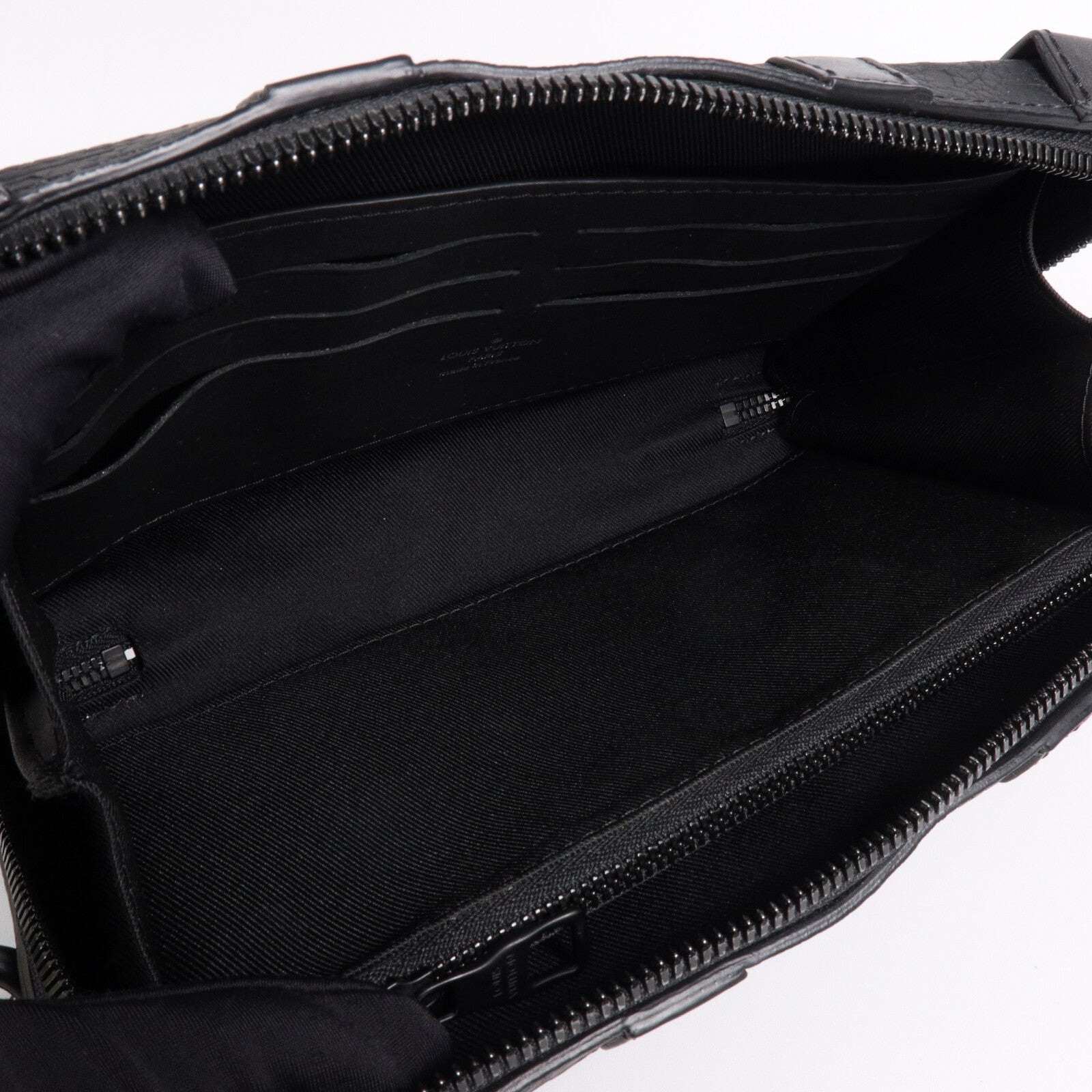 LOUIS VUITTON Monogram Taurillon Soft Trunk肩背袋