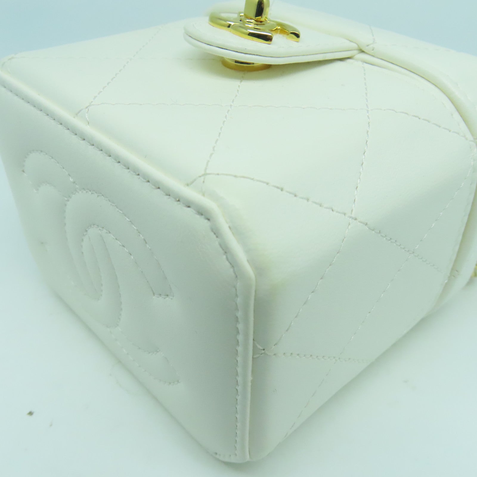 CHANEL 【激減優惠】菱格牛皮皮革Chain Shoulder Bag金扣鏈帶肩背袋白色