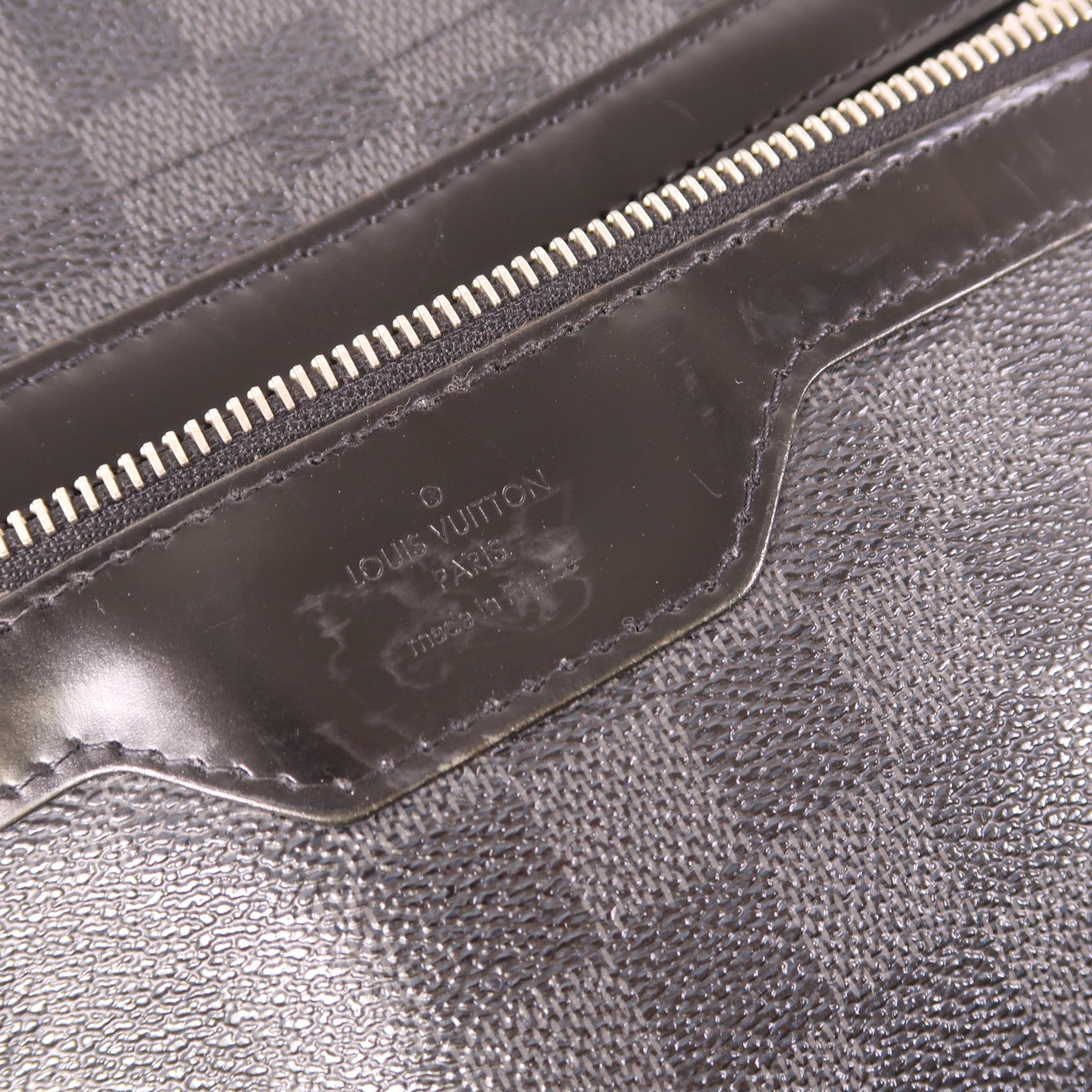 LOUIS VUITTON Damier Graphite Daniel MM銀扣肩背袋