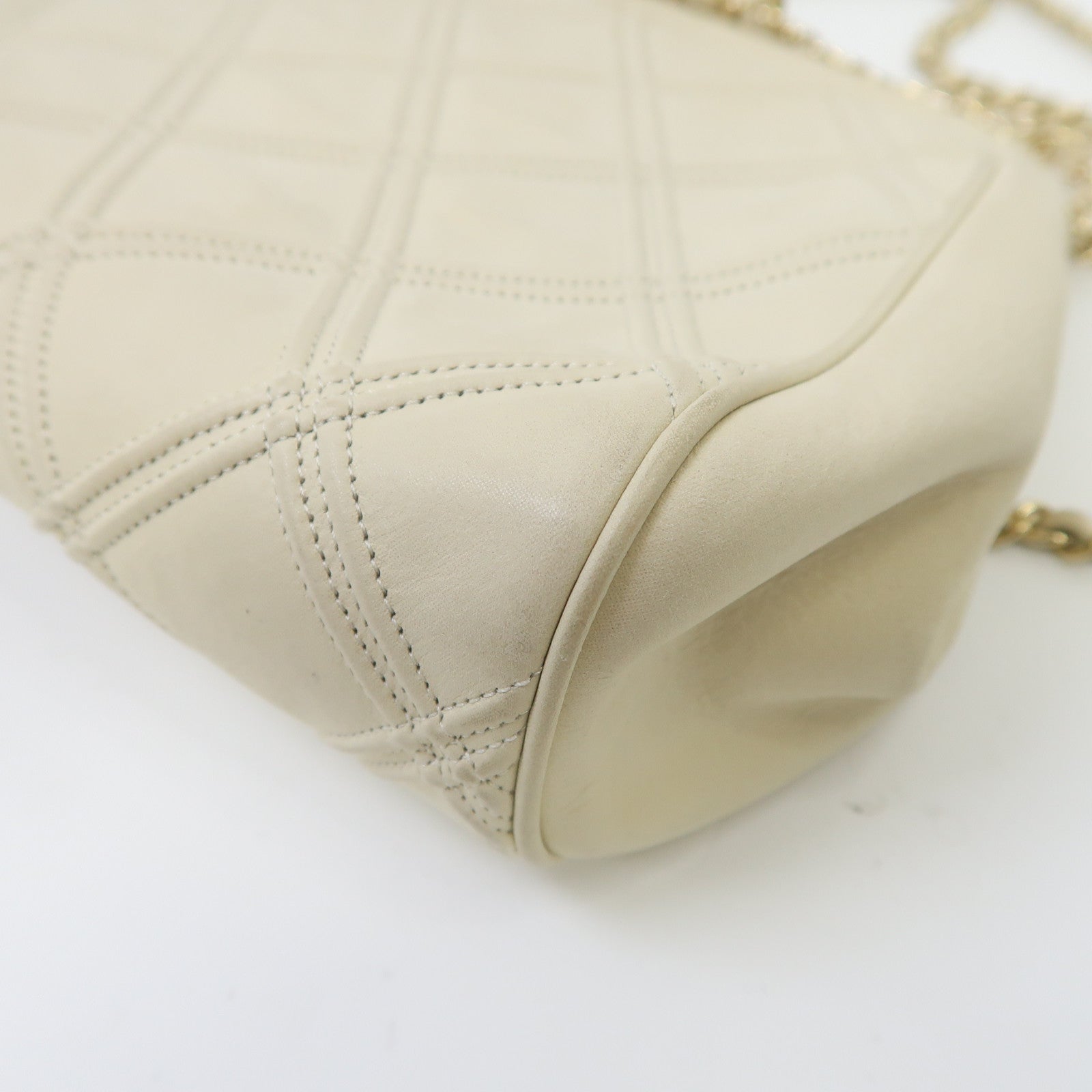 CHANEL 【激減優惠】菱格羊皮皮革Clutch Bag金扣鏈帶肩背袋米色
