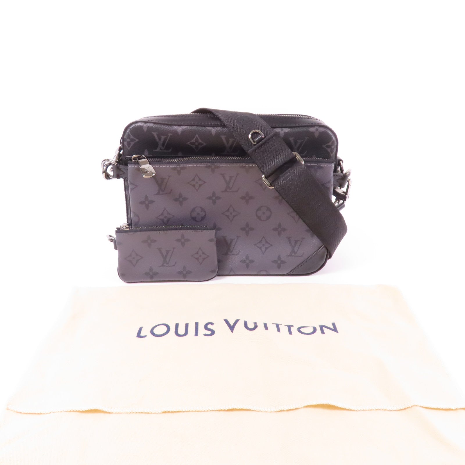 LOUIS VUITTON Monogram Eclipse Reverse Trio Messenger銀扣肩背袋