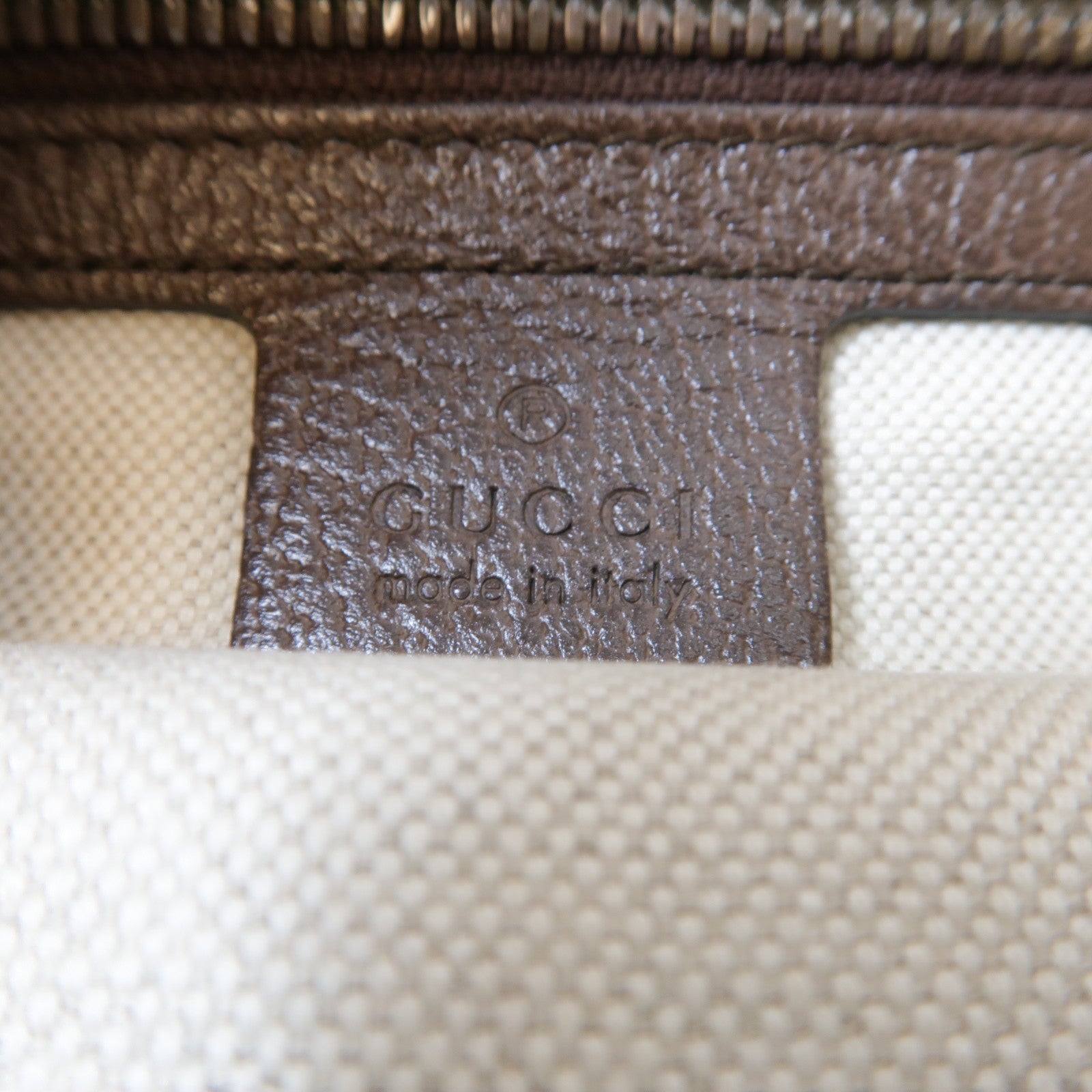 GUCCI 塗層帆布金扣肩背袋啡色