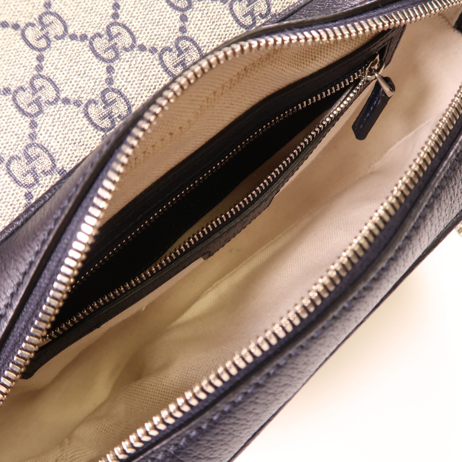 GUCCI 塗層帆布/皮革Ophidia GG銀扣肩背袋