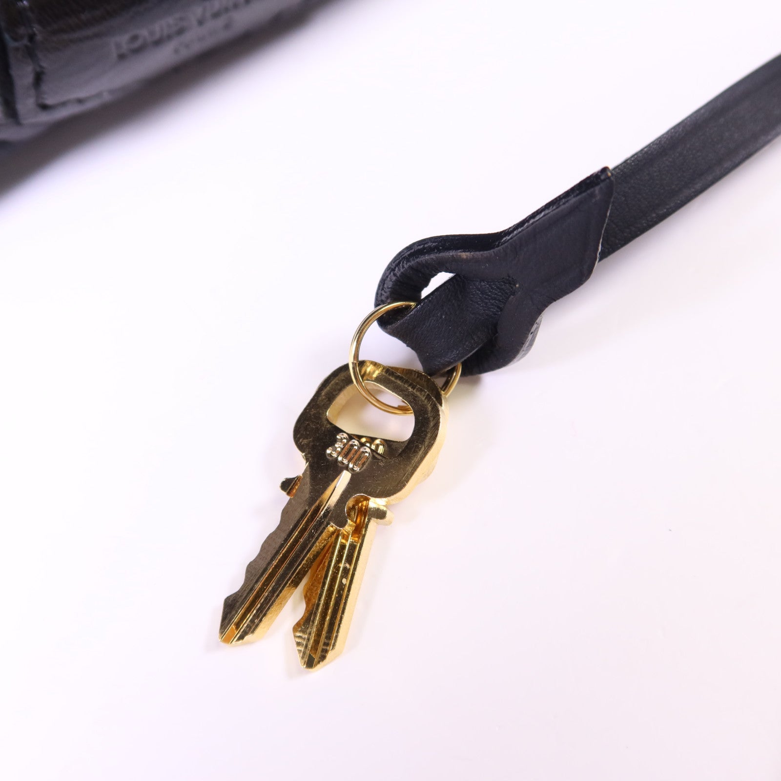 LOUIS VUITTON 牛皮皮革Cuir Obsession Lockit金扣肩背袋