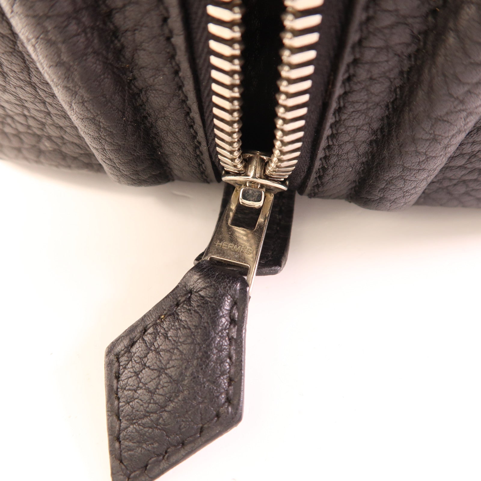 HERMES Fjord皮革Sack Amvie 36銀扣手挽袋Noir