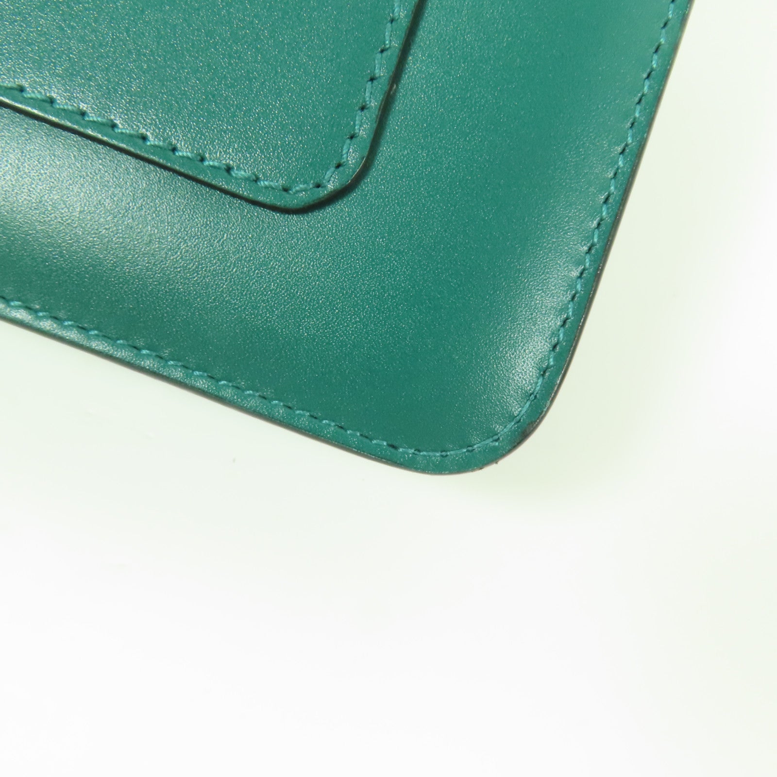 BVLGARI 牛皮皮革Serpenti Forever Shoulder Bag金扣鏈帶肩背