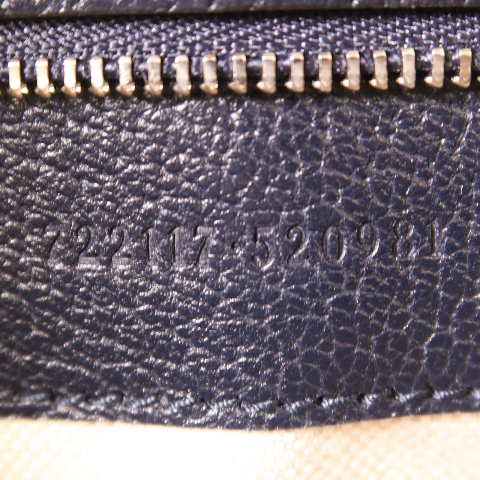 GUCCI 塗層帆布/皮革Ophidia GG銀扣肩背袋