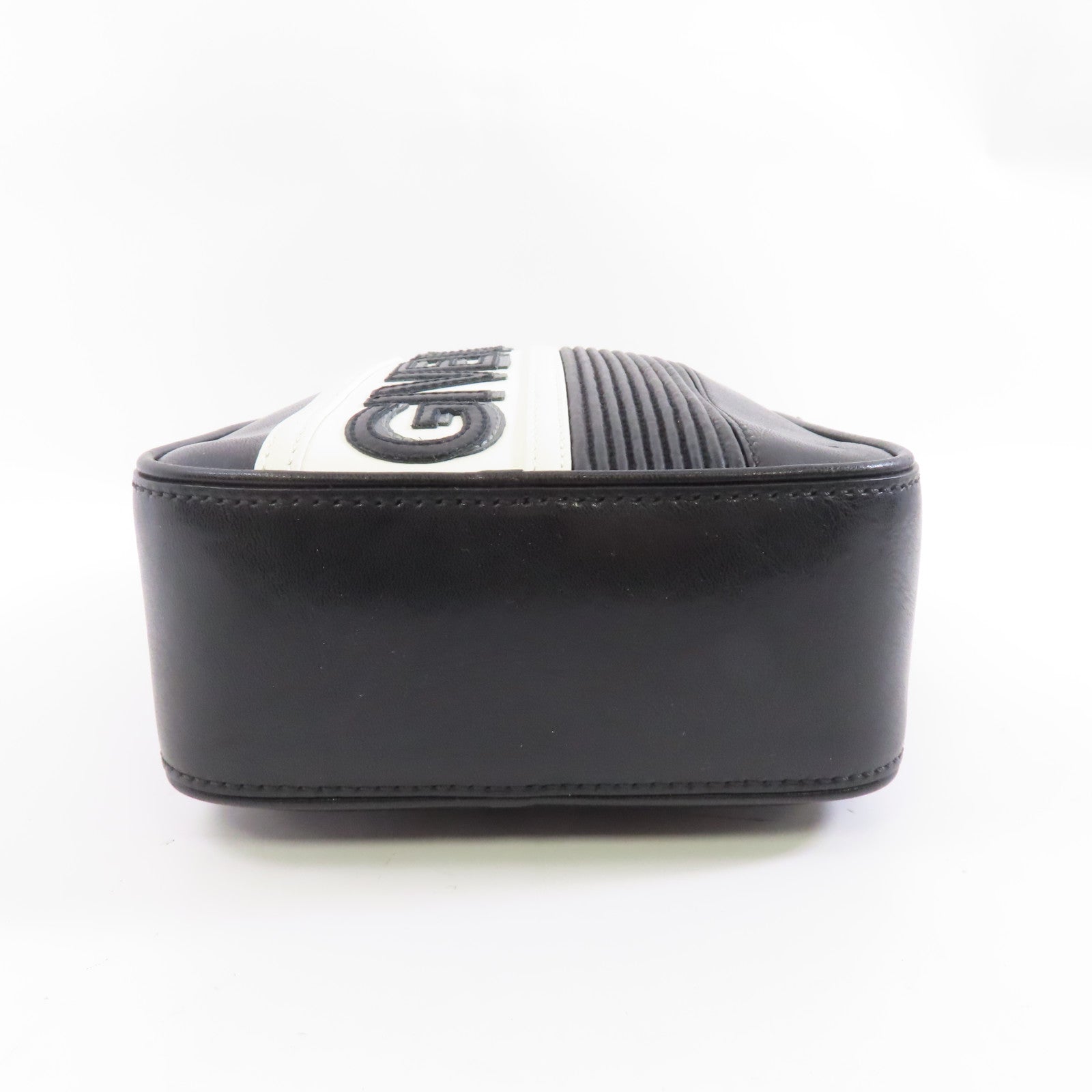 GIVENCHY 皮革Shoulder Bag銀扣肩背袋黑色