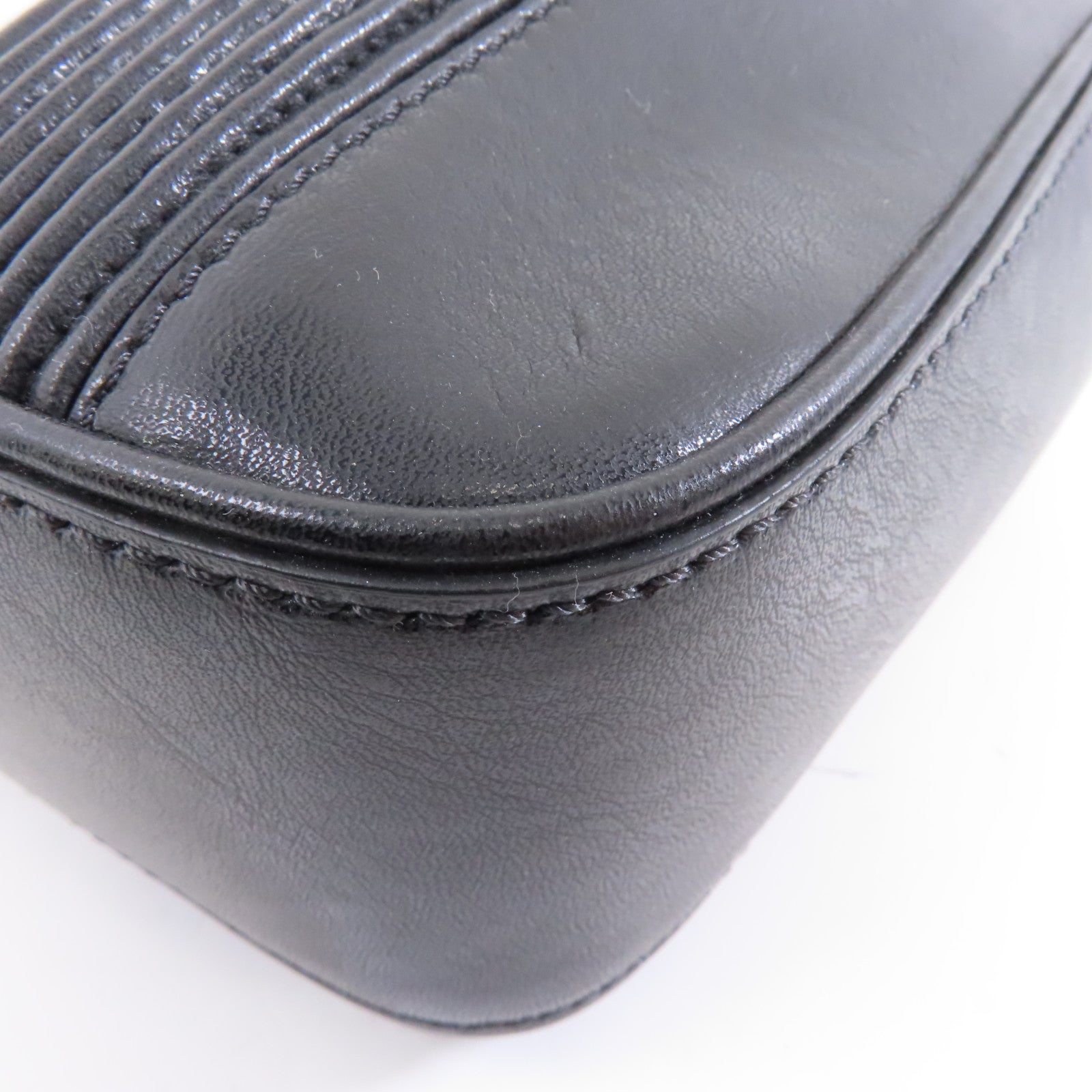 GIVENCHY 皮革Shoulder Bag銀扣肩背袋黑色