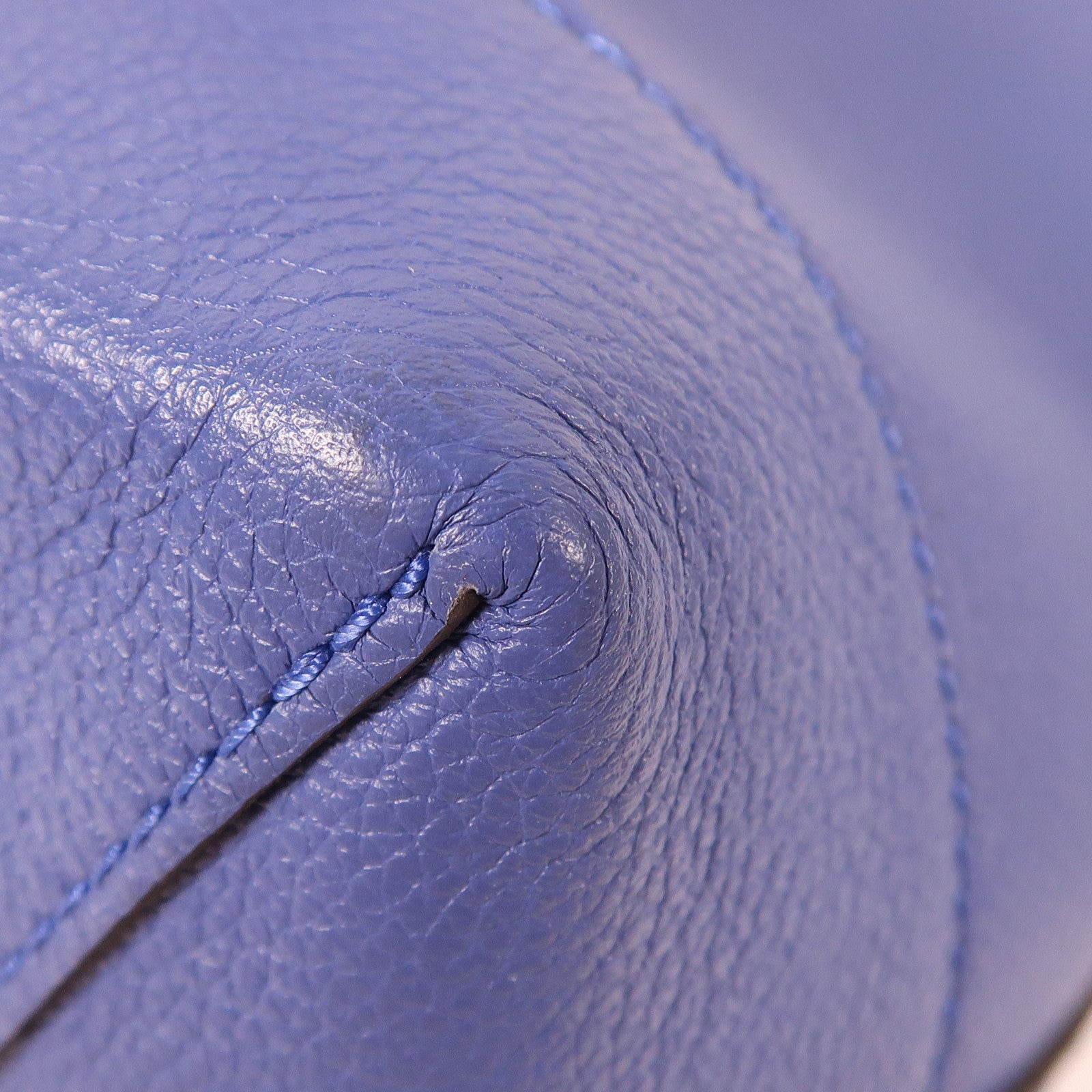 LOUIS VUITTON 牛皮皮革Lockme Backpack銀扣背包