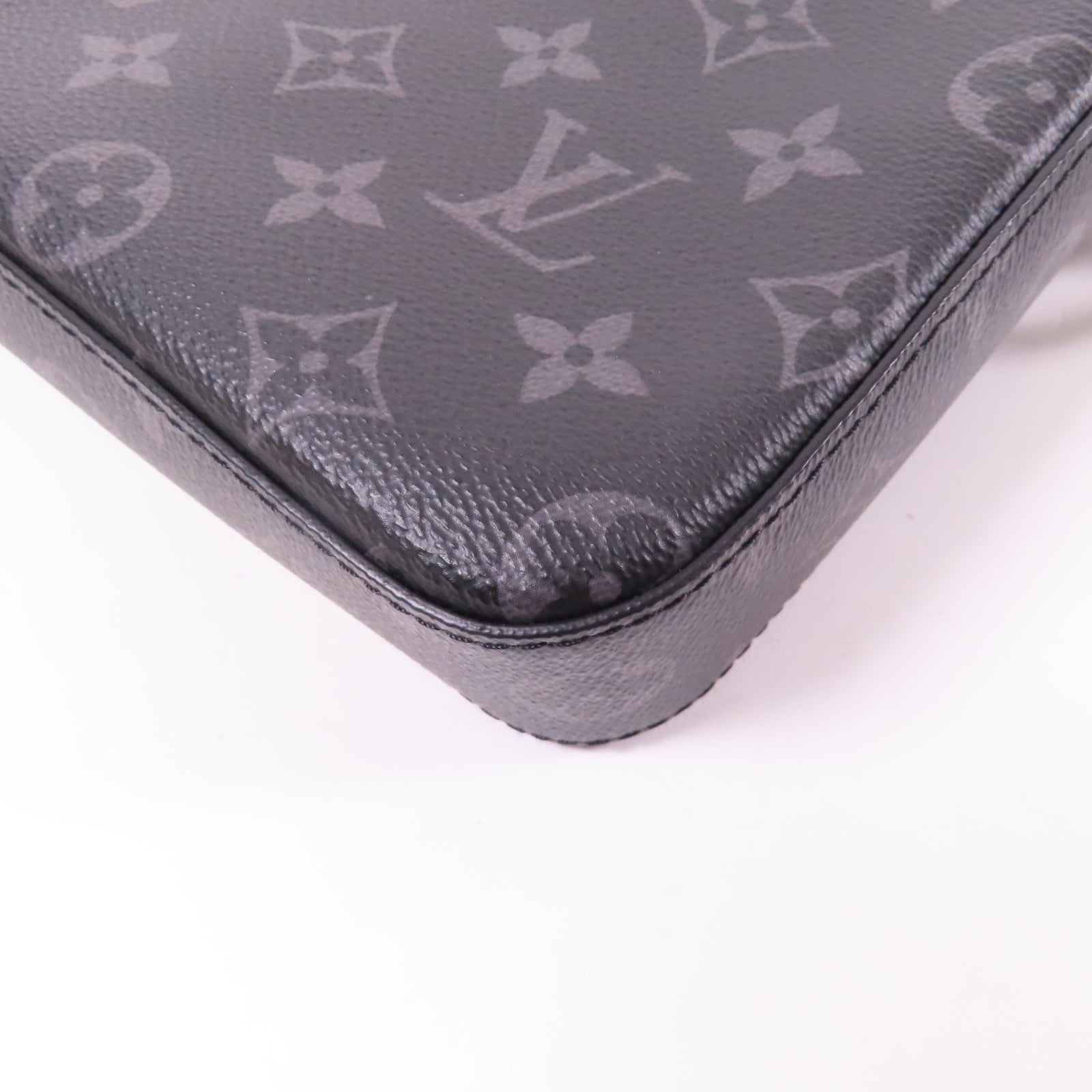LOUIS VUITTON Monogram Eclipse Reverse Trio Messenger銀扣肩背袋