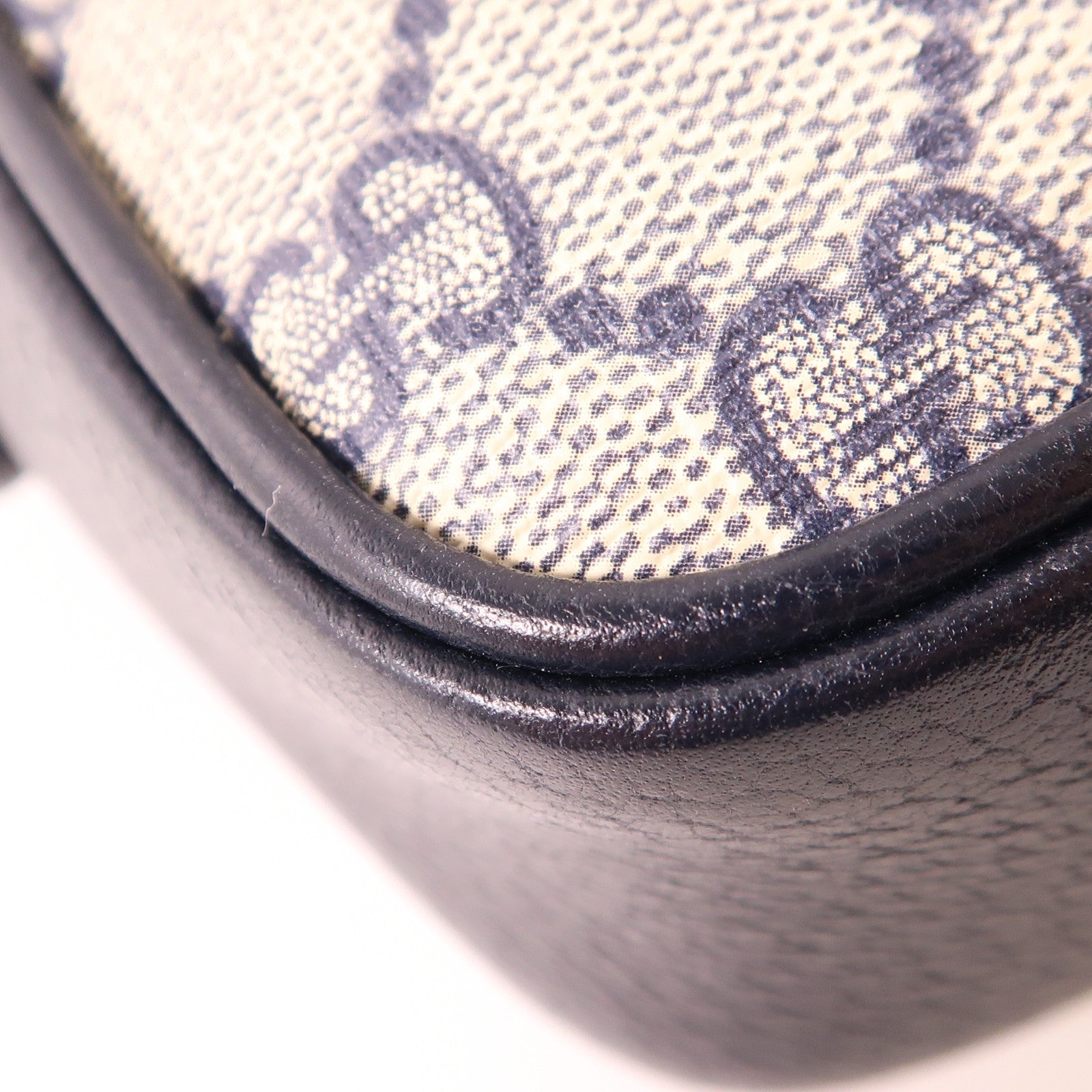 GUCCI 塗層帆布/皮革Ophidia GG銀扣肩背袋