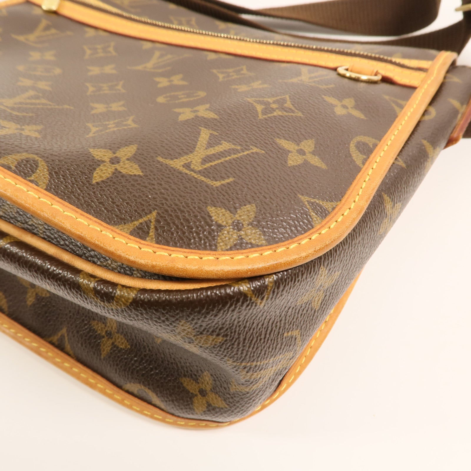 LOUIS VUITTON Monogram Bosphore金扣肩背袋