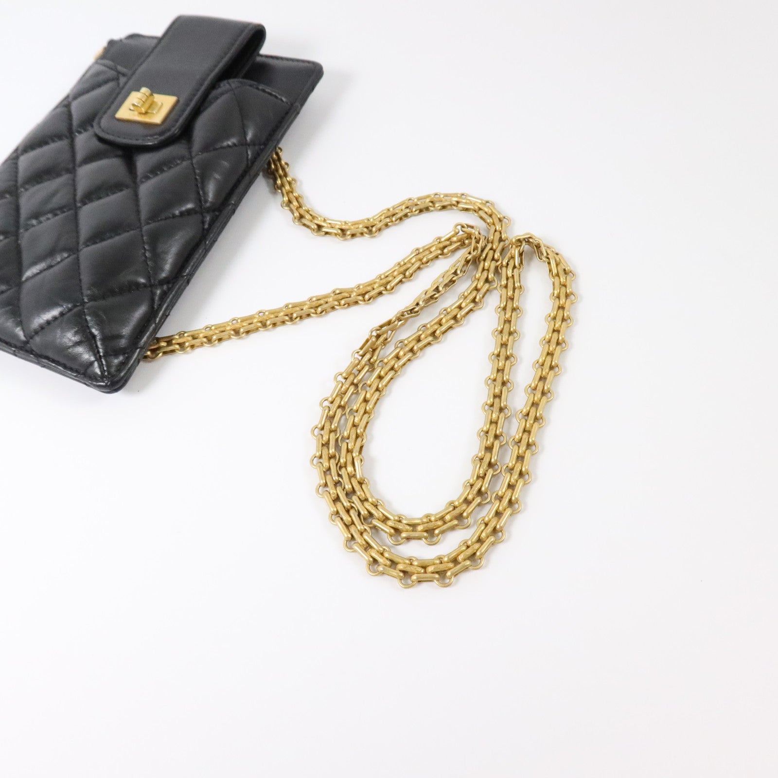 CHANEL 牛皮皮革2.55 Reissue Phone Holder With Chain金扣鏈帶肩背袋