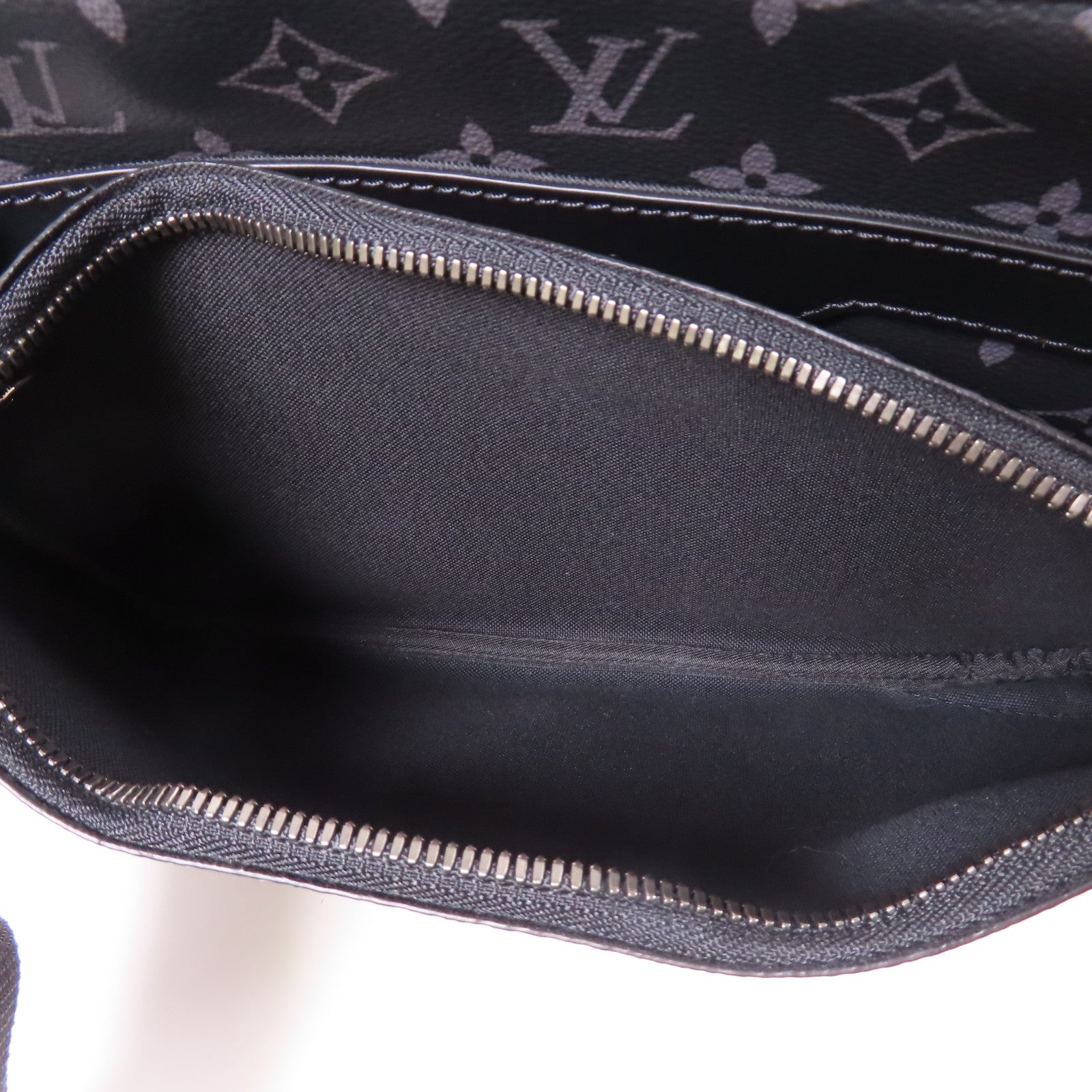 LOUIS VUITTON Monogram Eclipse Reverse Trio Messenger銀扣肩背袋